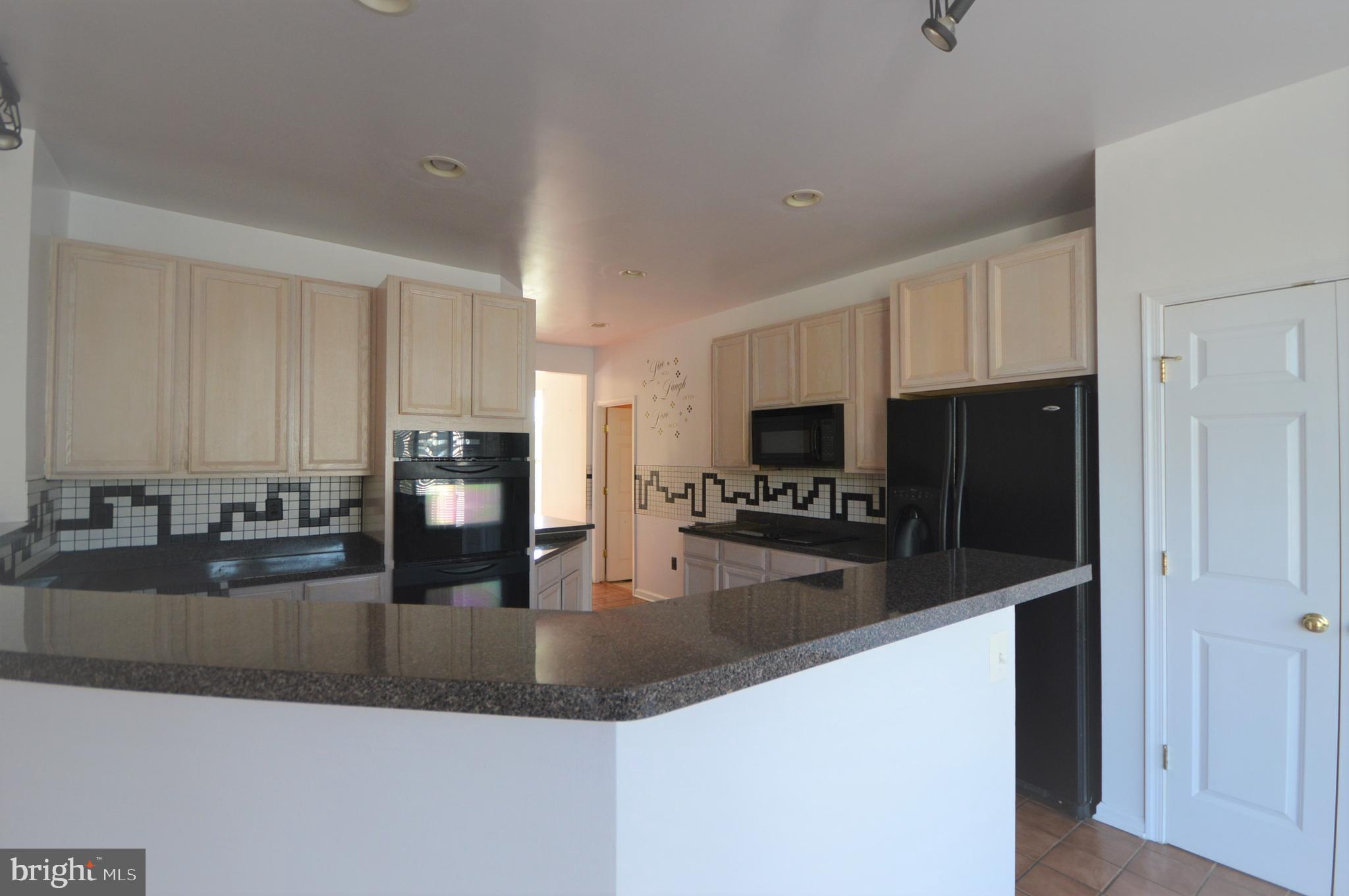 HUNTFIELD - Residential Lease