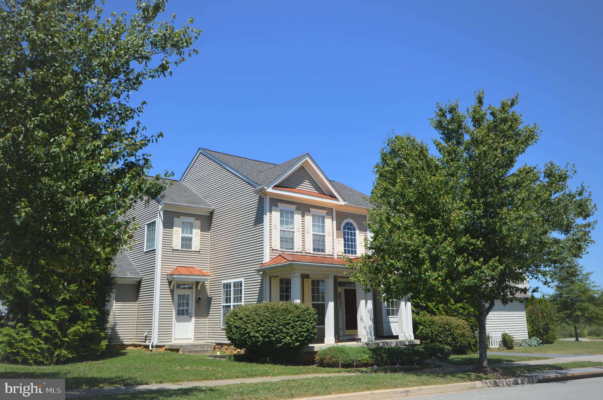 HUNTFIELD - Residential Lease