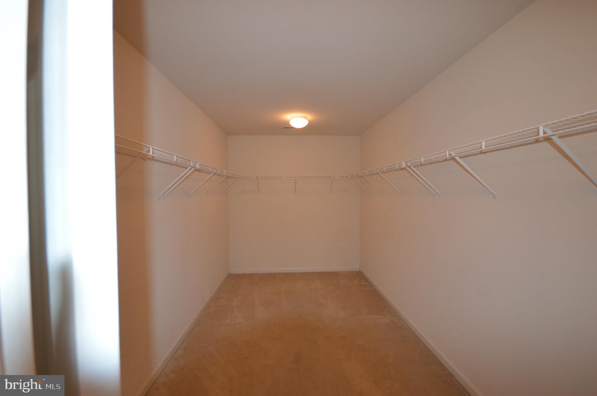 HUNTFIELD - Residential Lease