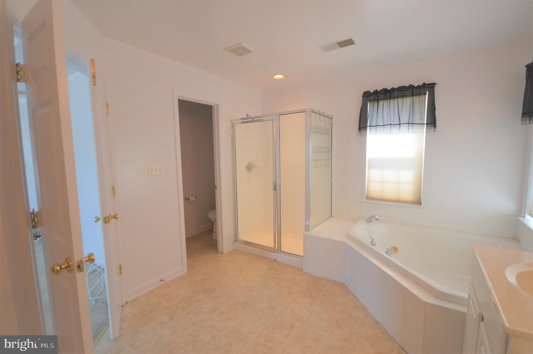 HUNTFIELD - Residential Lease