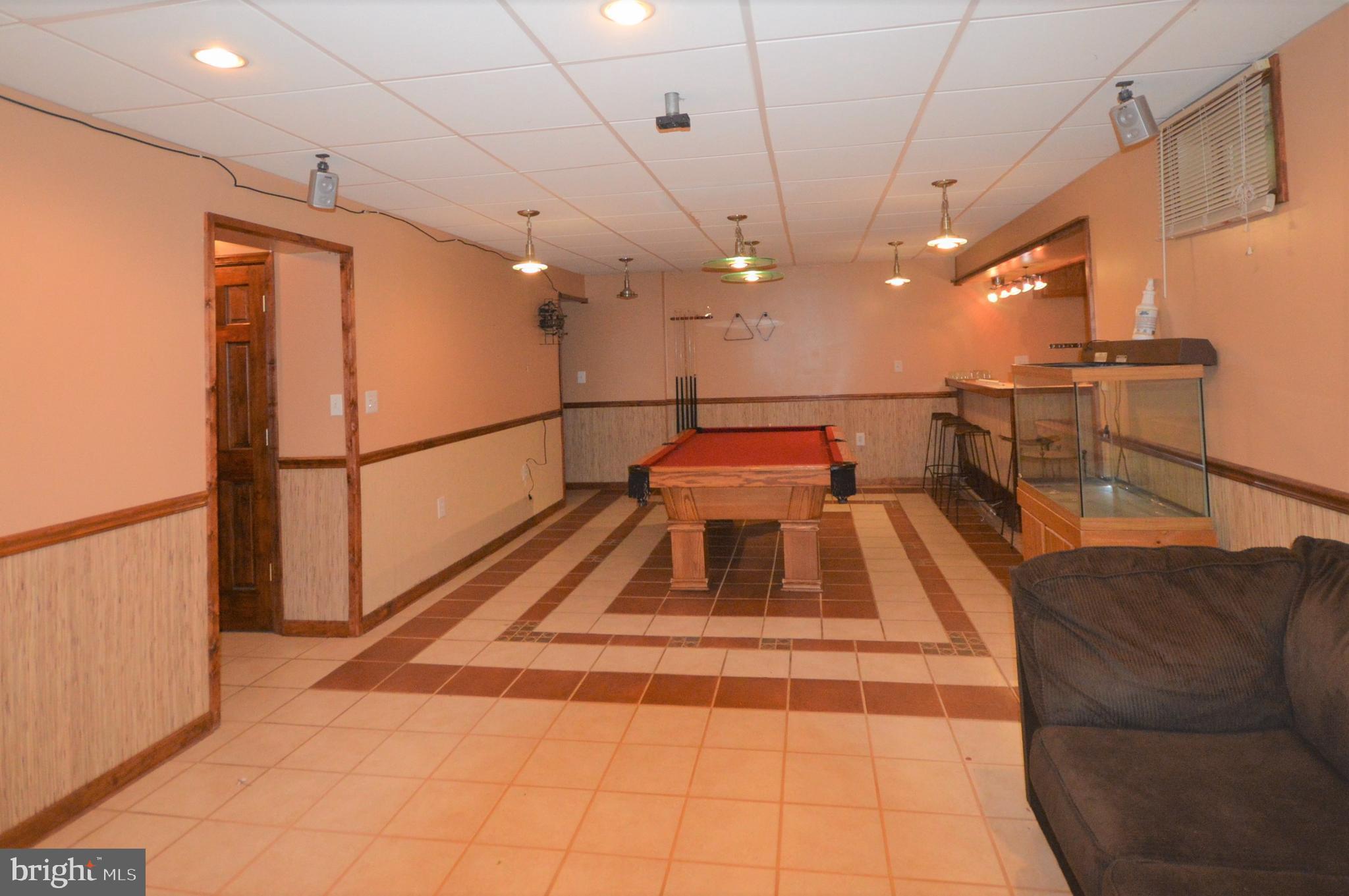 HUNTFIELD - Residential Lease