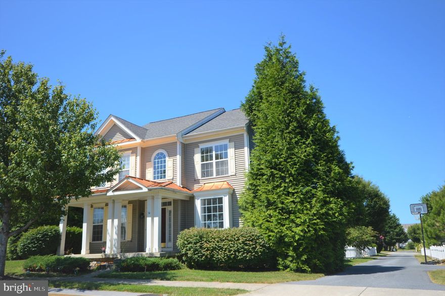 Beautiful 5 Bedroom, 4.5 Bath home with approx. 3690 sq. ft. of living. Open Floor Plan, Large Kitchen, Lots of Natural Light. Finished Basement with Pool Table, Wet Bar, and Projection Screen w/ Projector for Movie Night. Take a look at this property, it is a Must See. Pets are on a case by case basis with a $300 non refundable pet deposit. No Smoking. Apply online at www.realestateownershipservices.com anyone 18 years or older must apply separately.