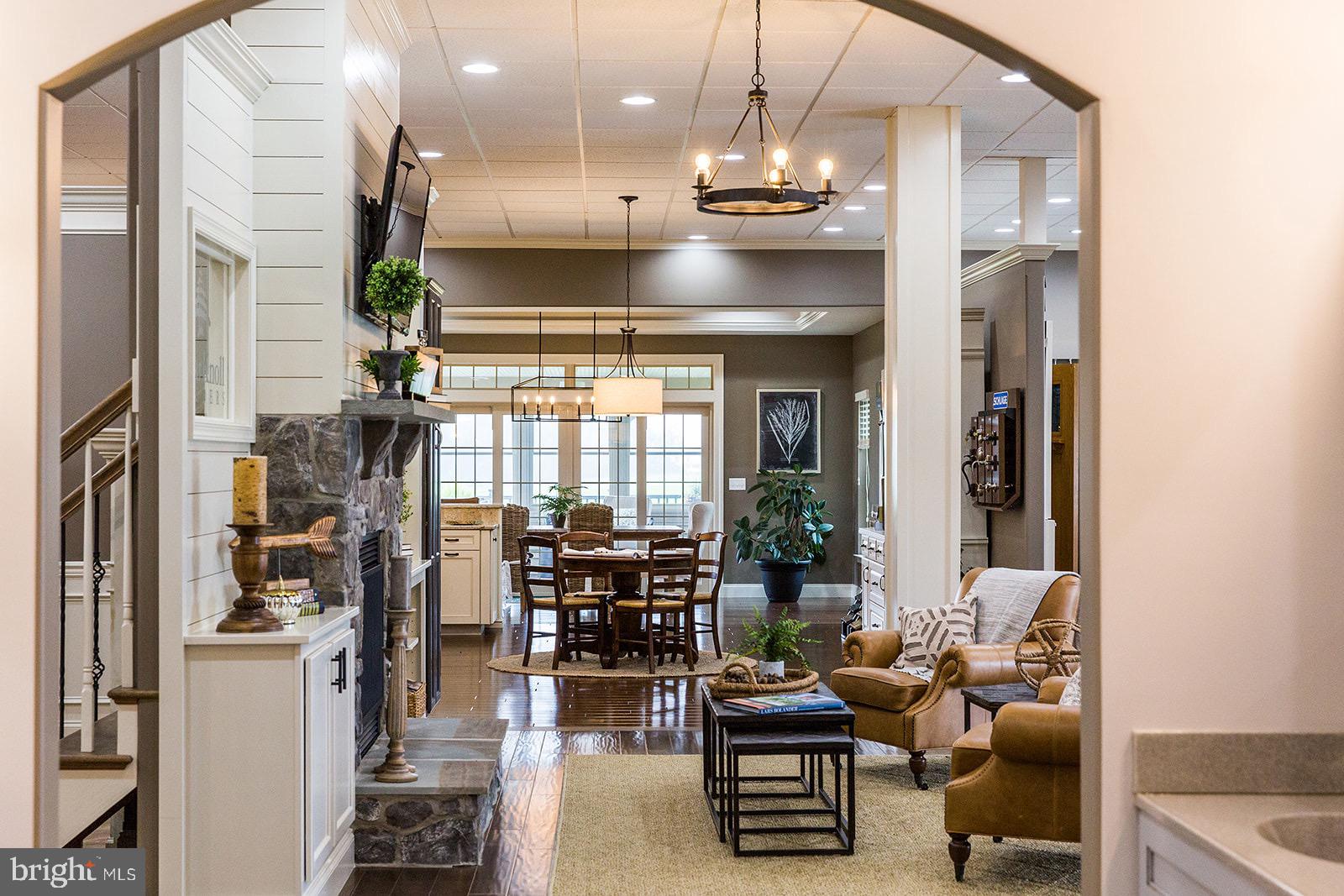 HEDGE APPLE HILL - Residential