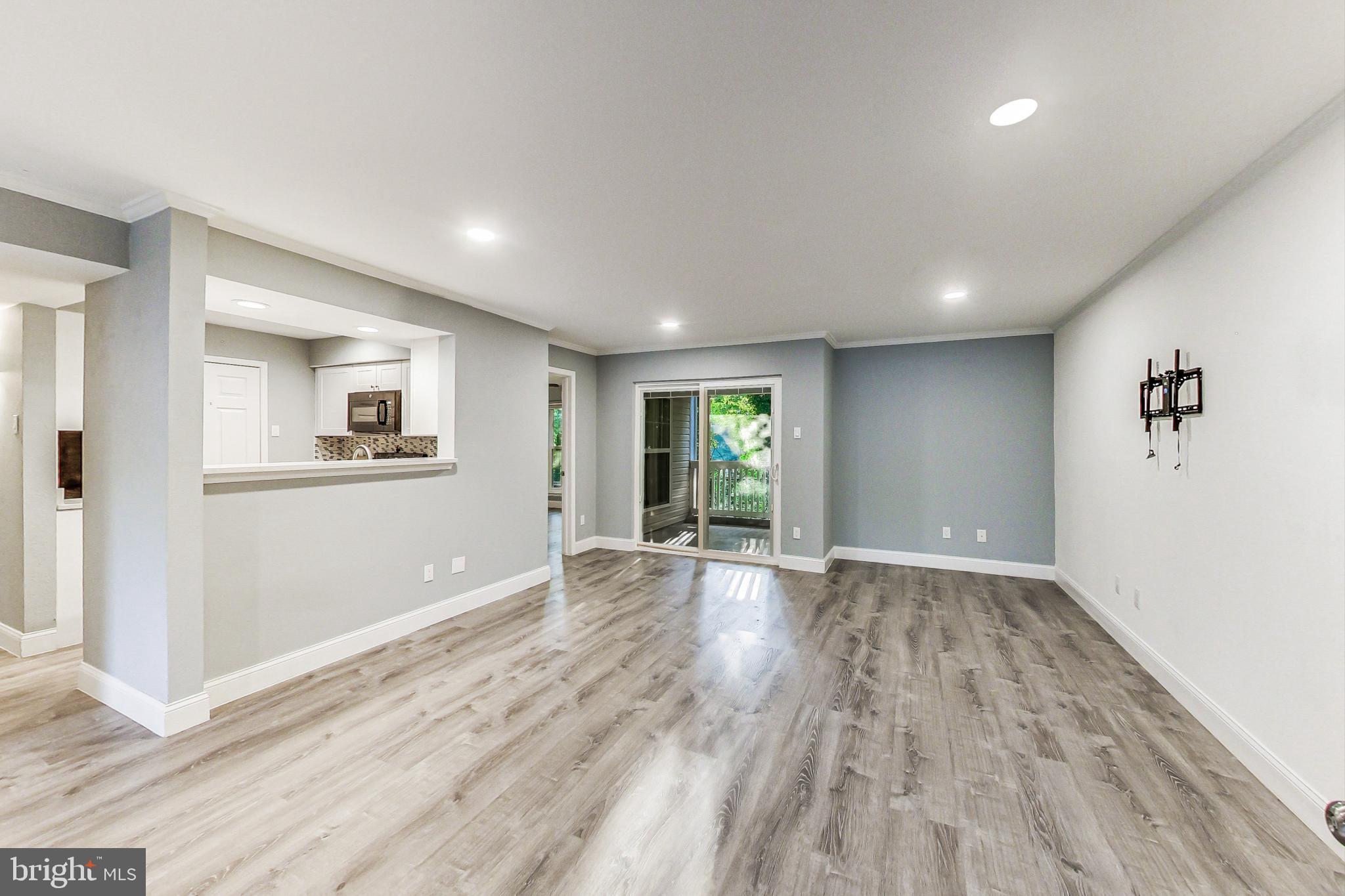 FOUNTAINS AT MCLEAN - Residential