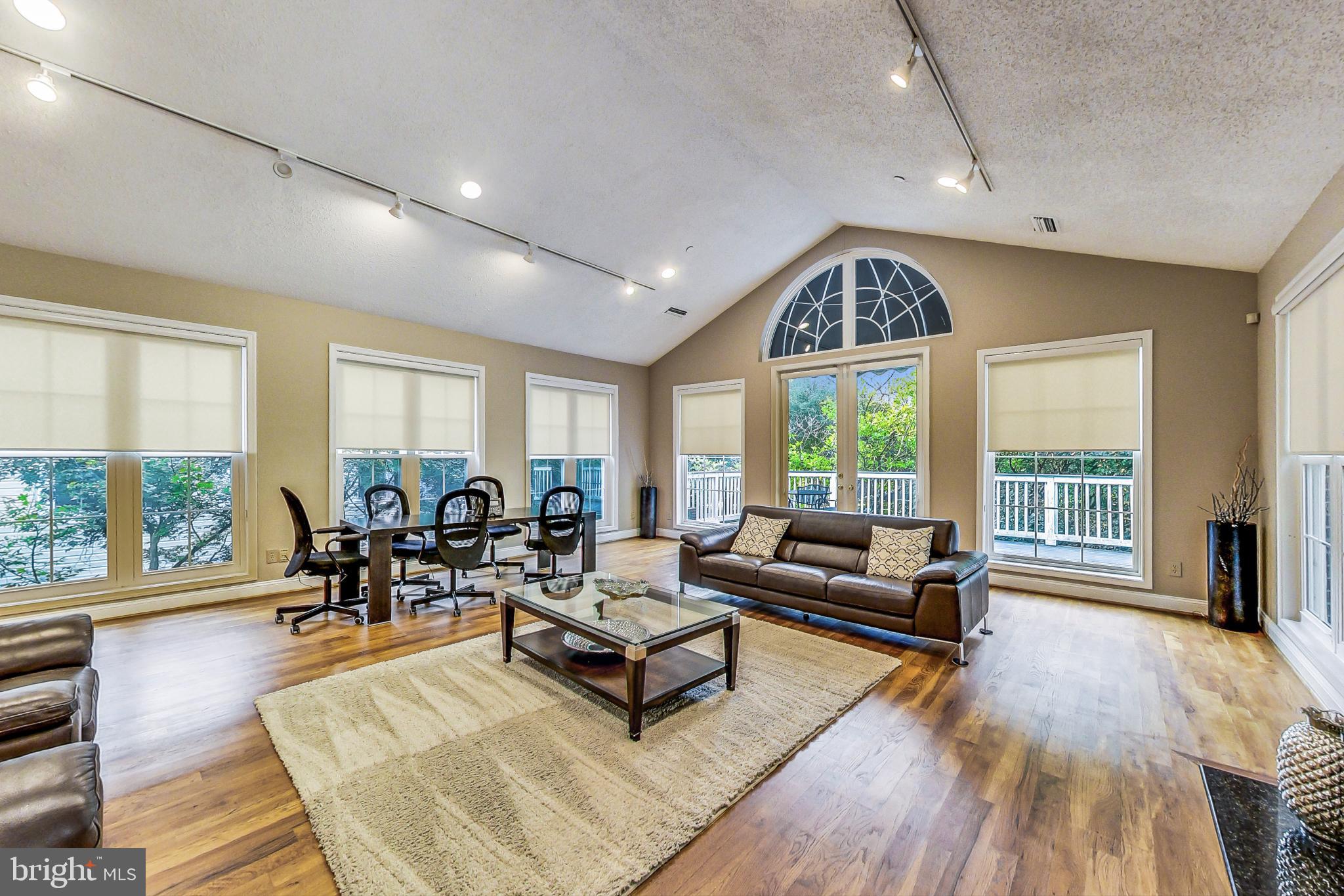 FOUNTAINS AT MCLEAN - Residential