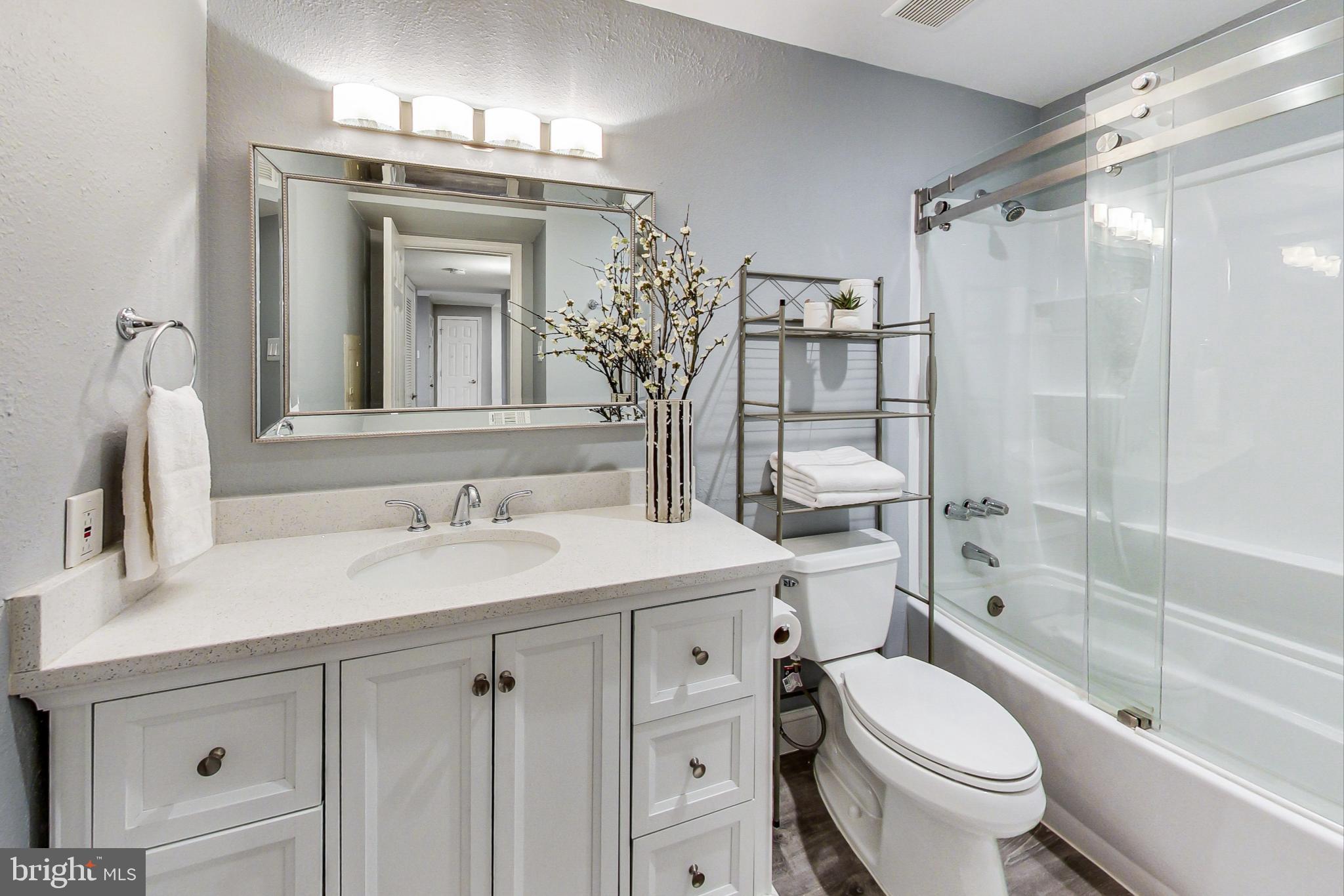 FOUNTAINS AT MCLEAN - Residential