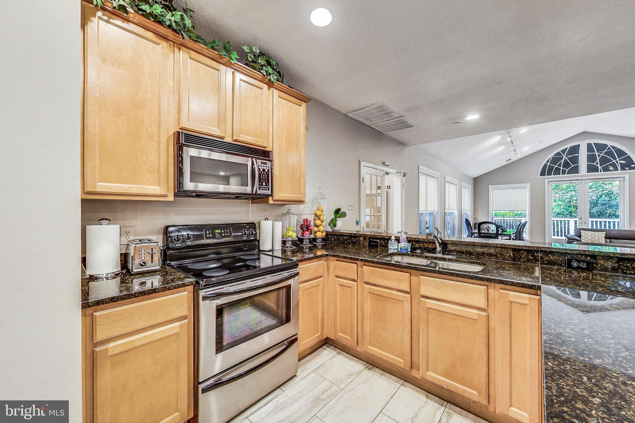 FOUNTAINS AT MCLEAN - Residential