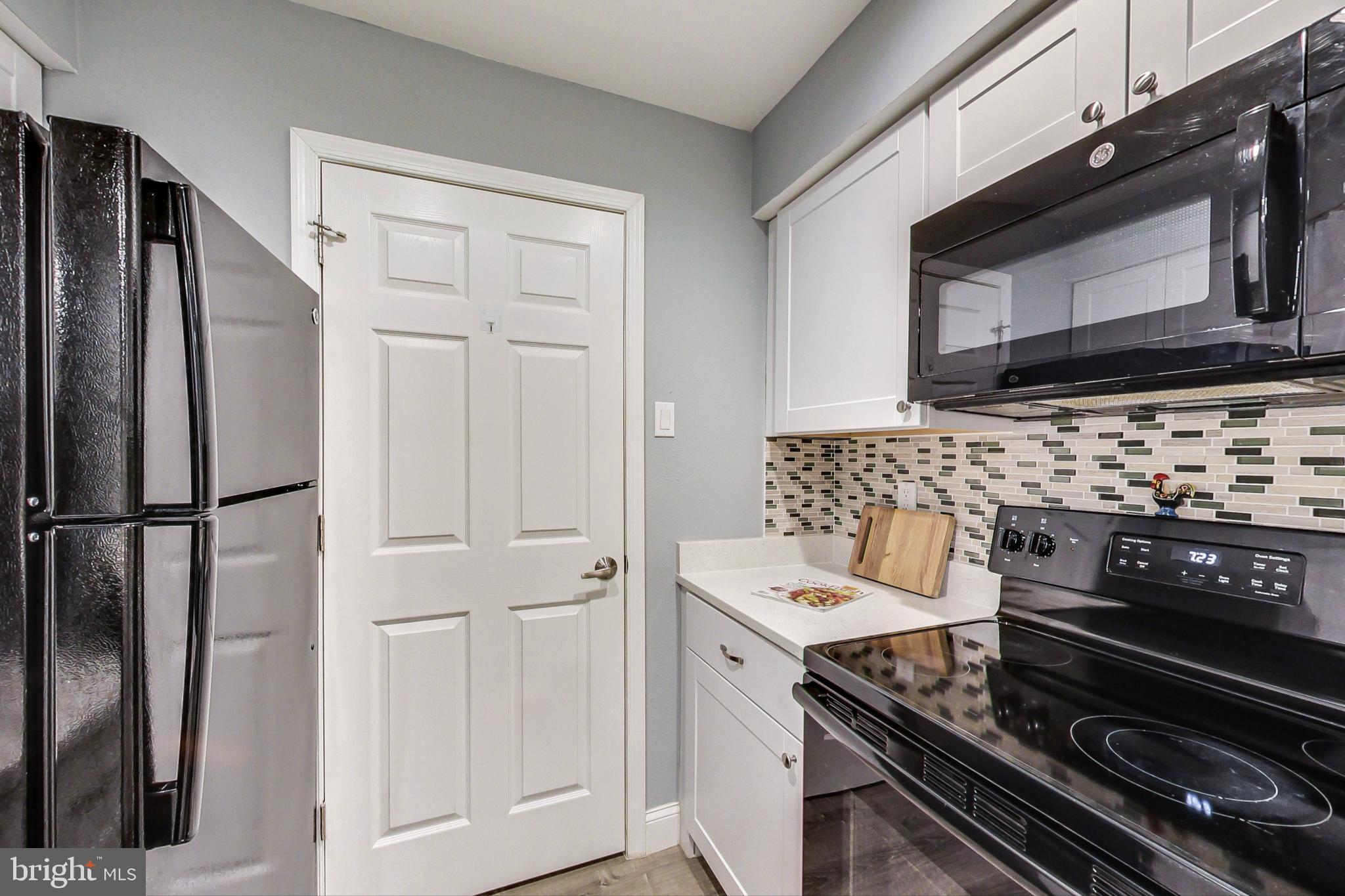 FOUNTAINS AT MCLEAN - Residential