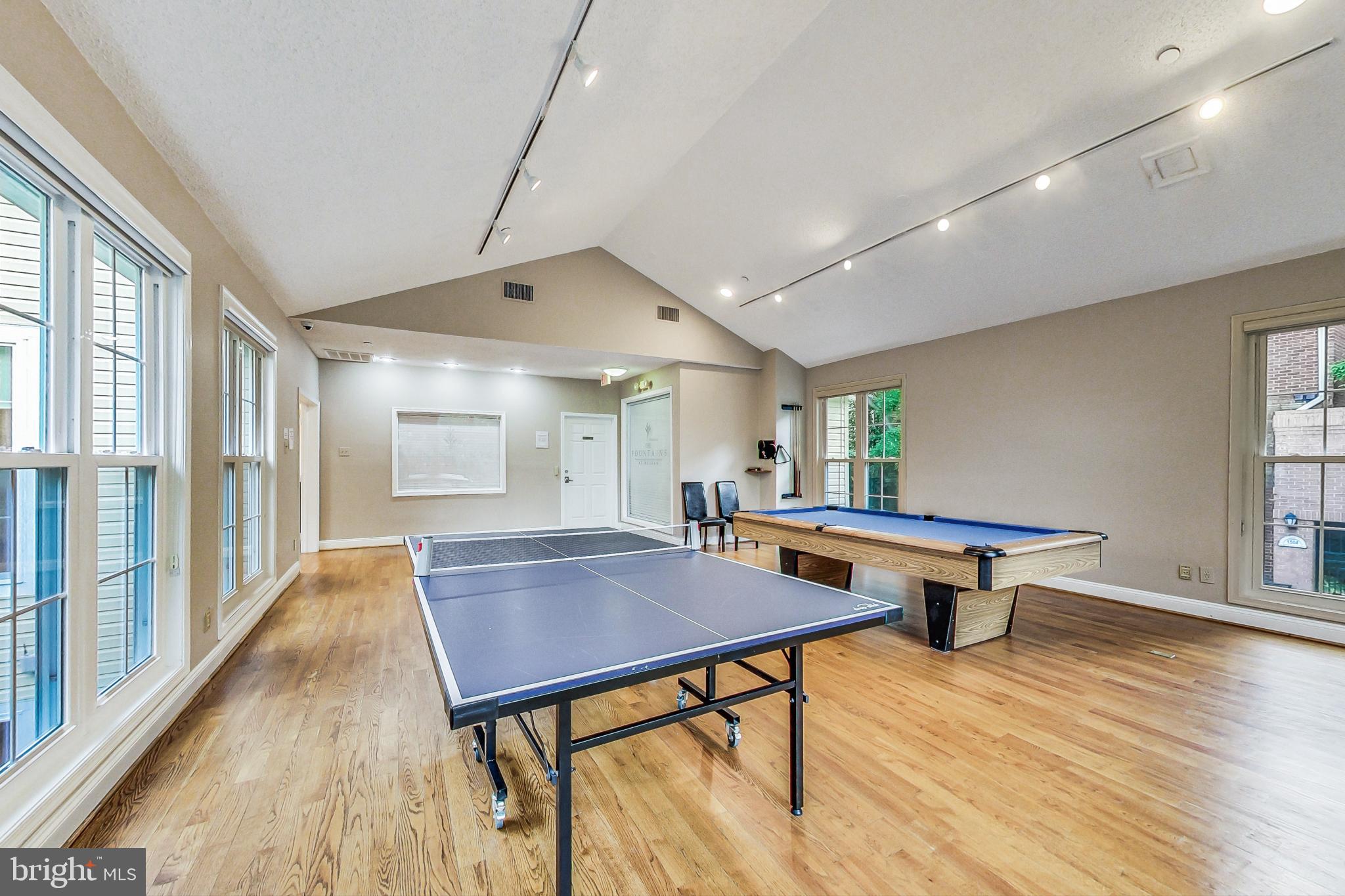 FOUNTAINS AT MCLEAN - Residential