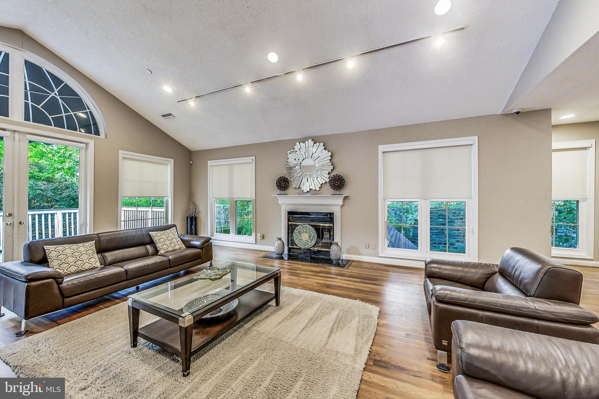 FOUNTAINS AT MCLEAN - Residential