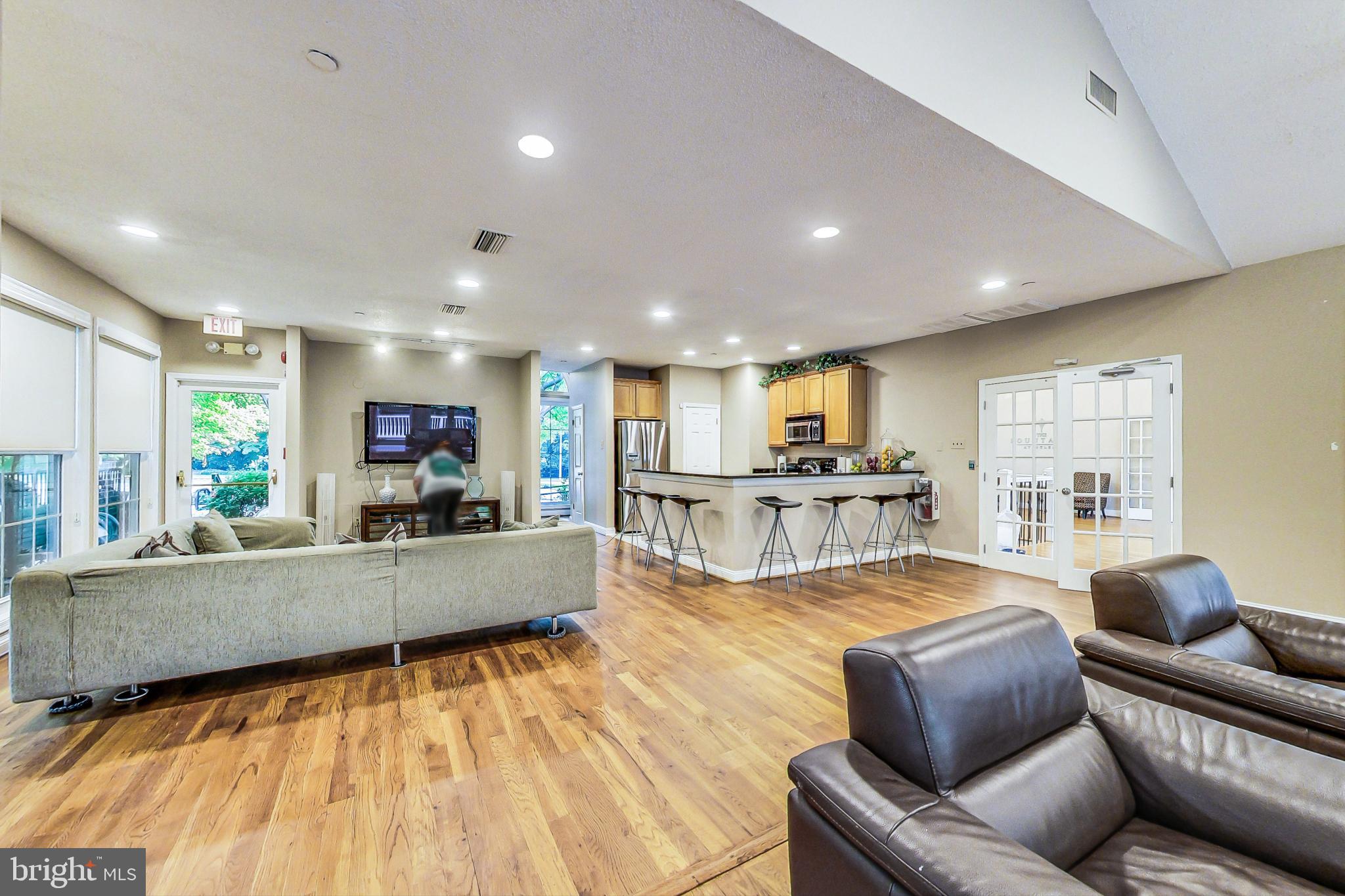 FOUNTAINS AT MCLEAN - Residential