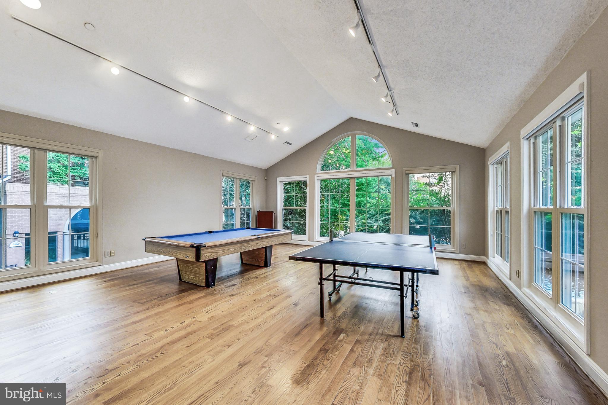 FOUNTAINS AT MCLEAN - Residential