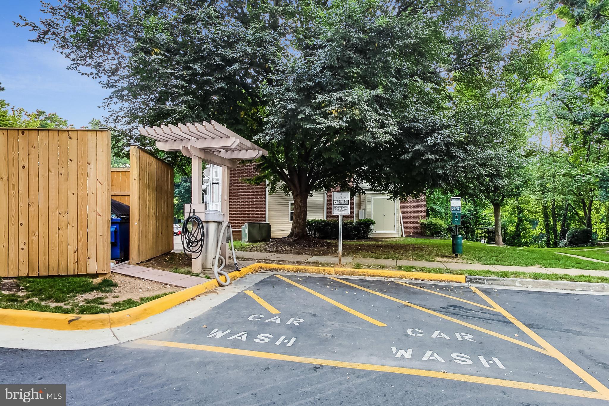 FOUNTAINS AT MCLEAN - Residential