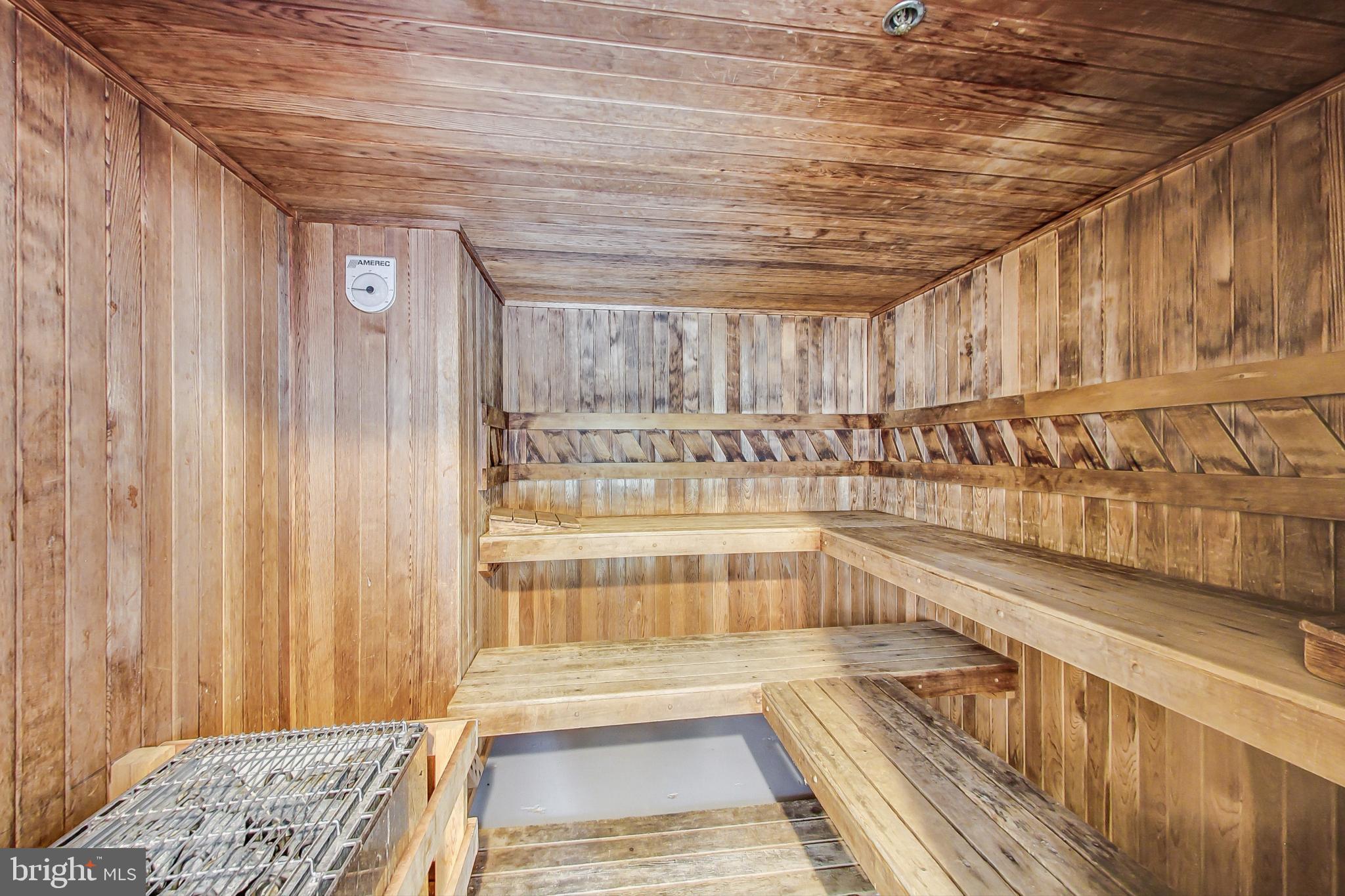 FOUNTAINS AT MCLEAN - Residential