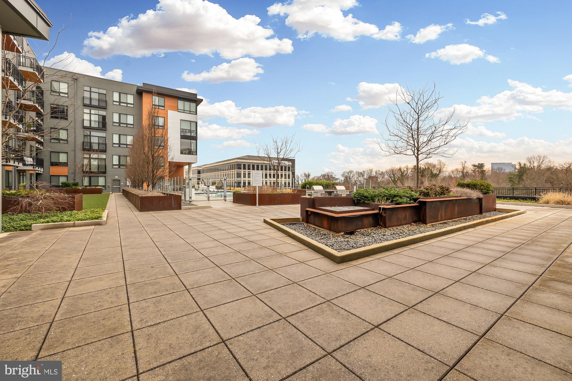 NATIONAL HARBOR - Residential