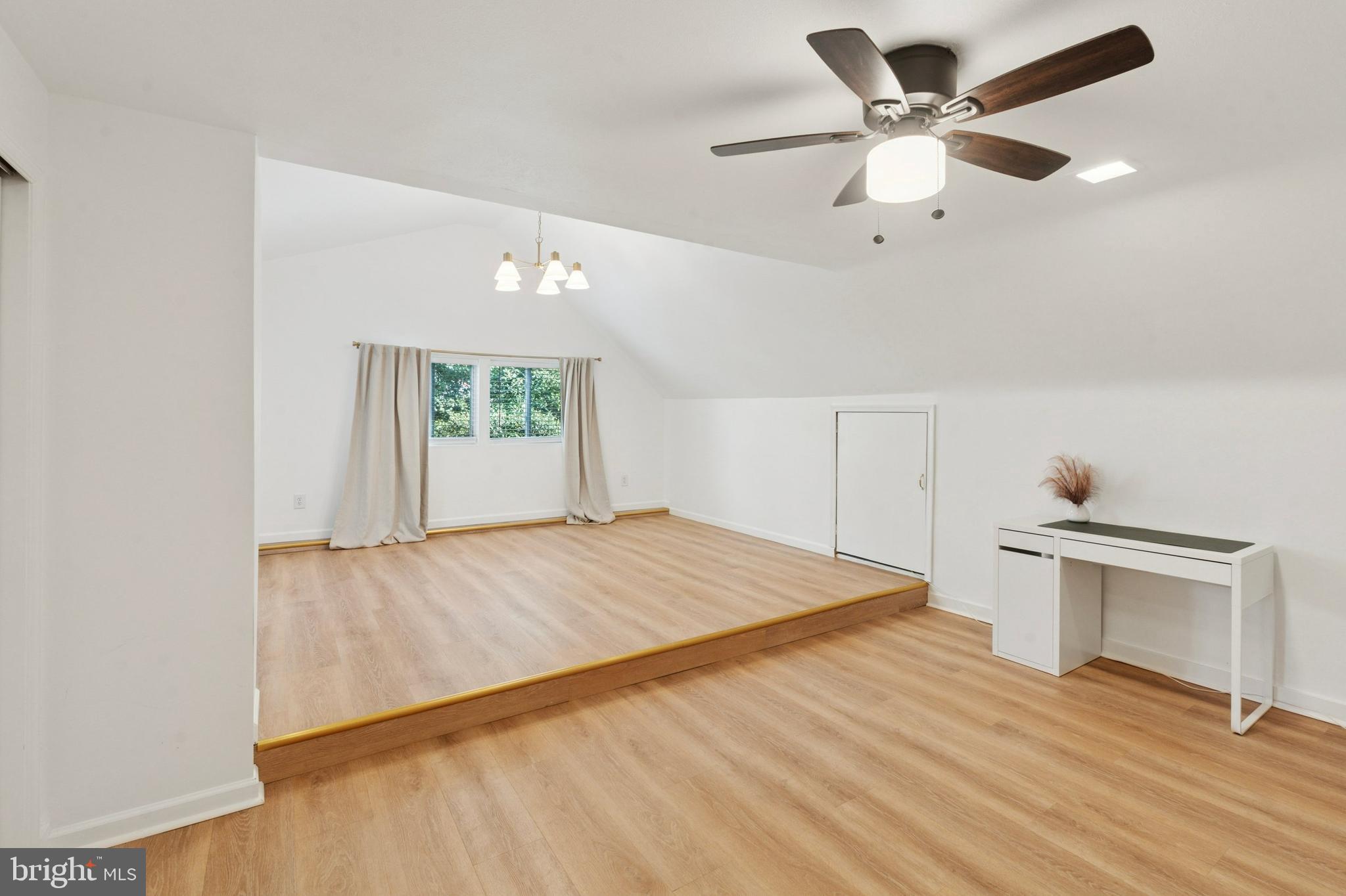 ROXBOROUGH - Residential