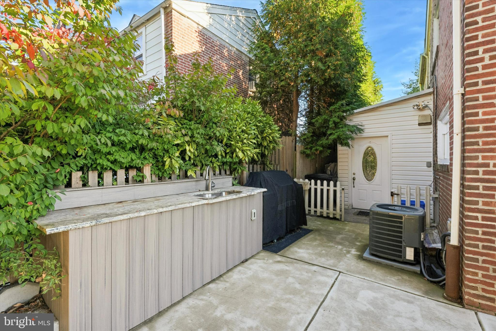 ROXBOROUGH - Residential