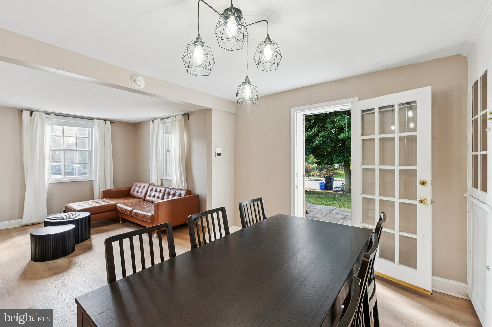 ROXBOROUGH - Residential