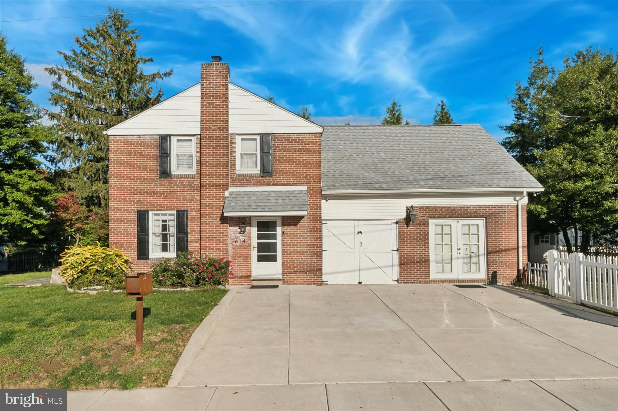 ROXBOROUGH - Residential