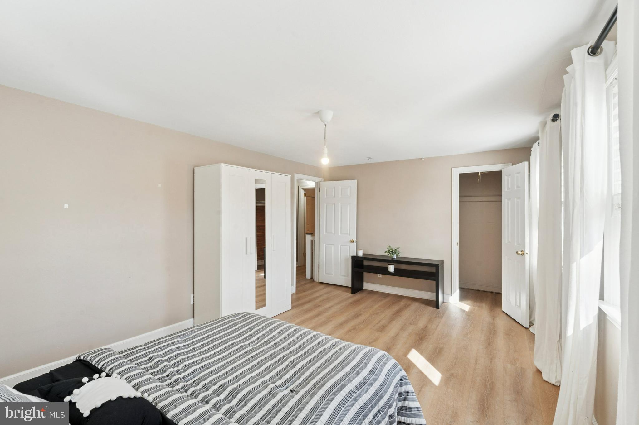 ROXBOROUGH - Residential