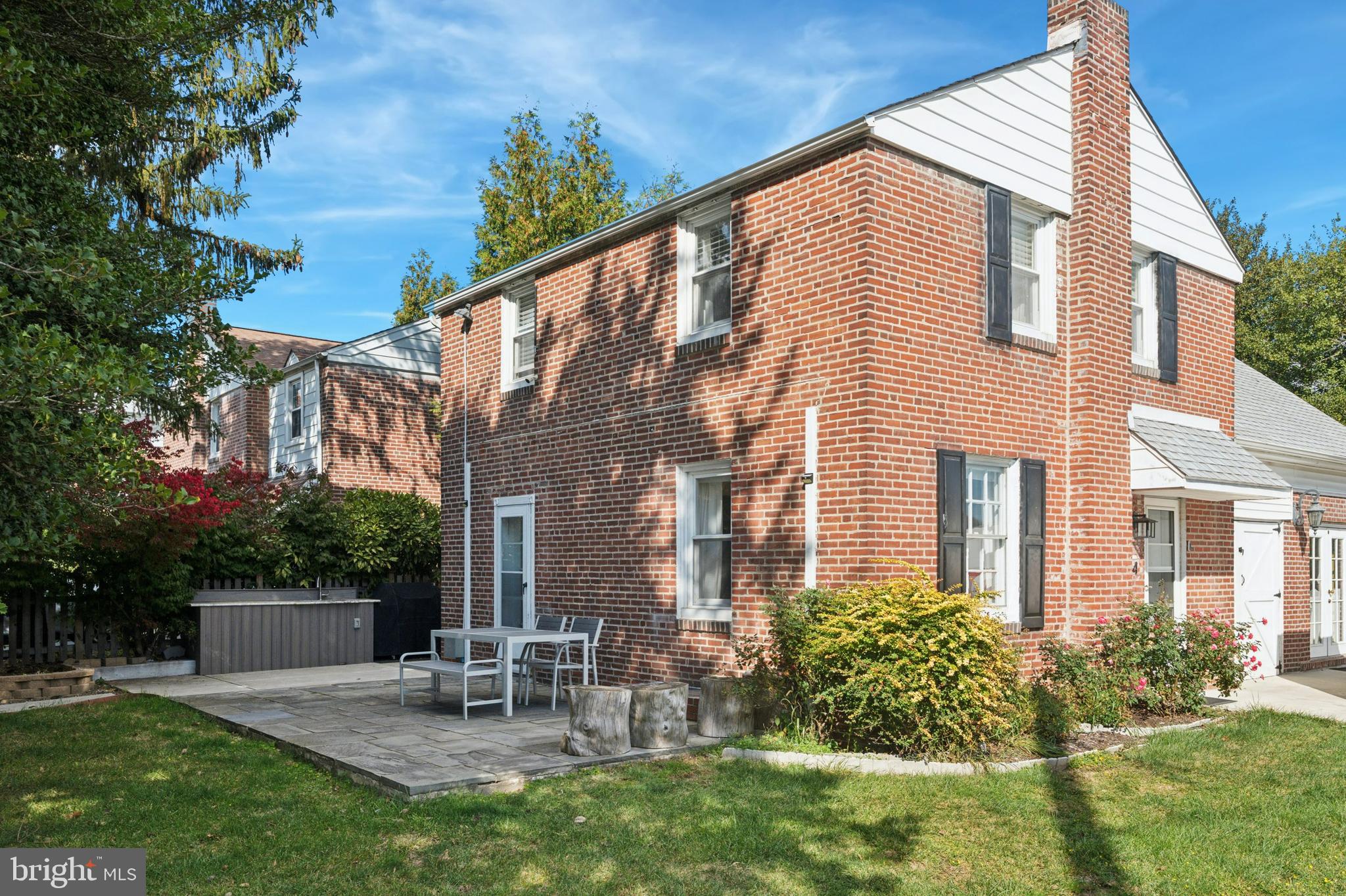 ROXBOROUGH - Residential