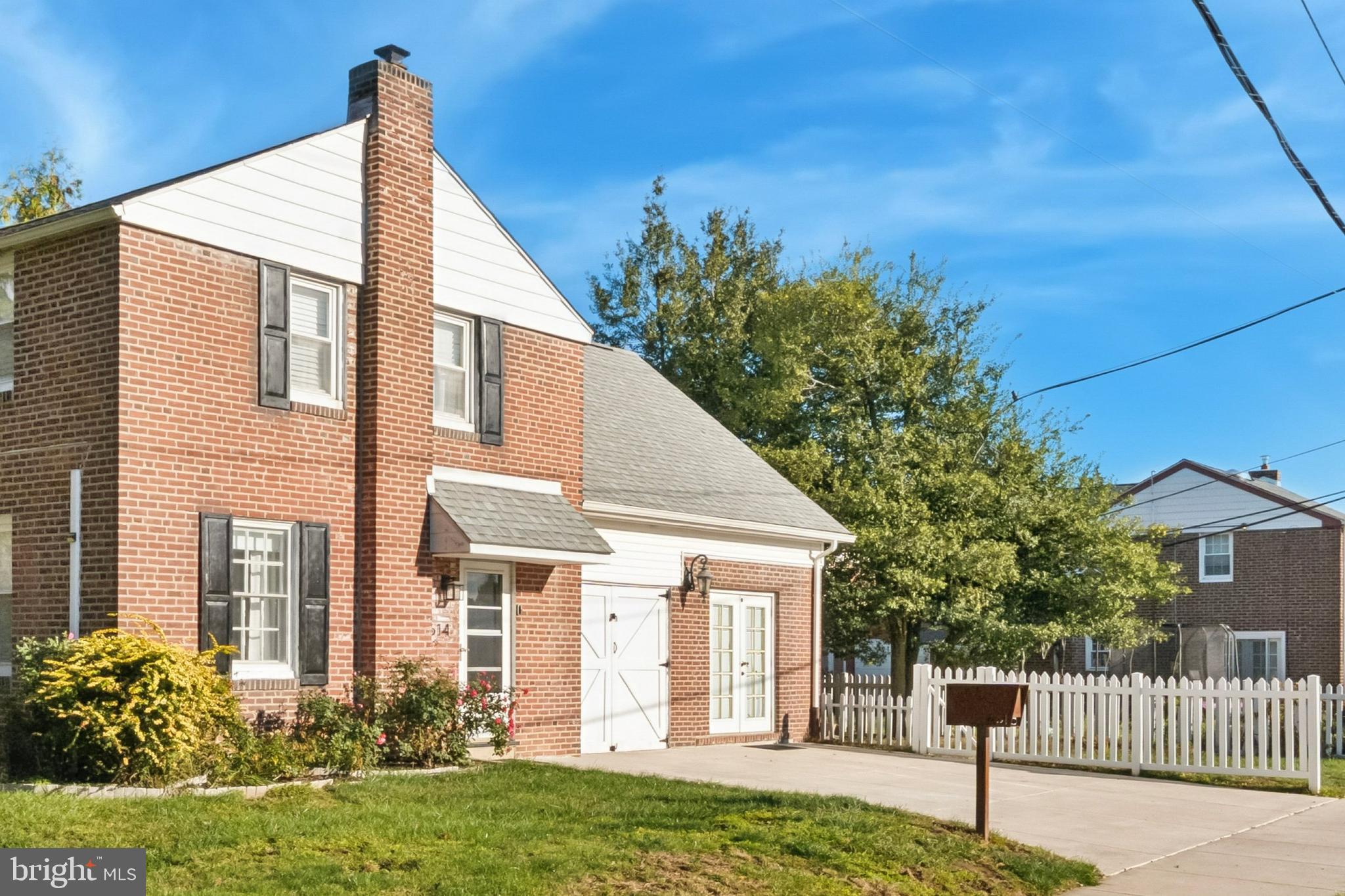 ROXBOROUGH - Residential