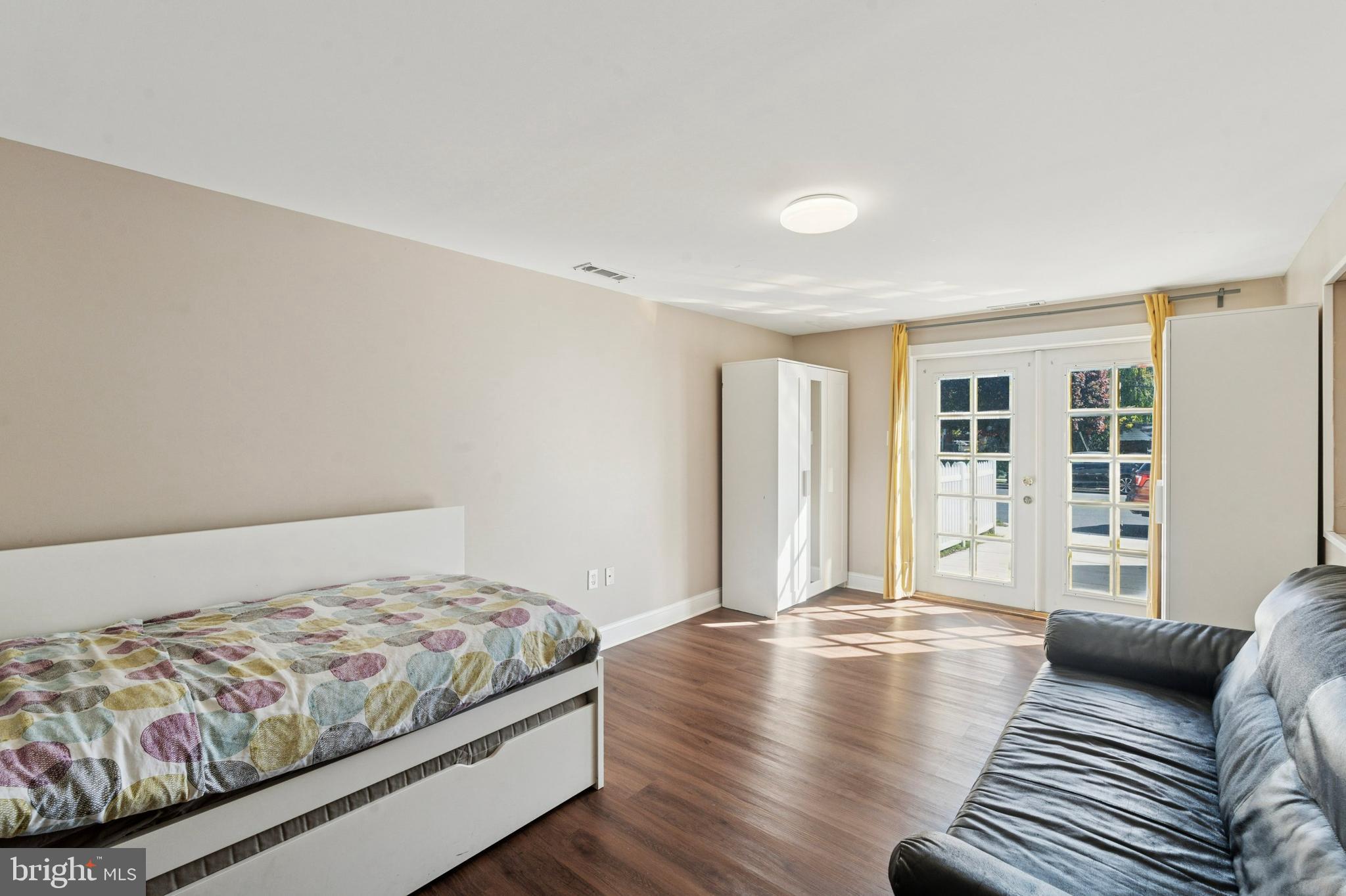 ROXBOROUGH - Residential