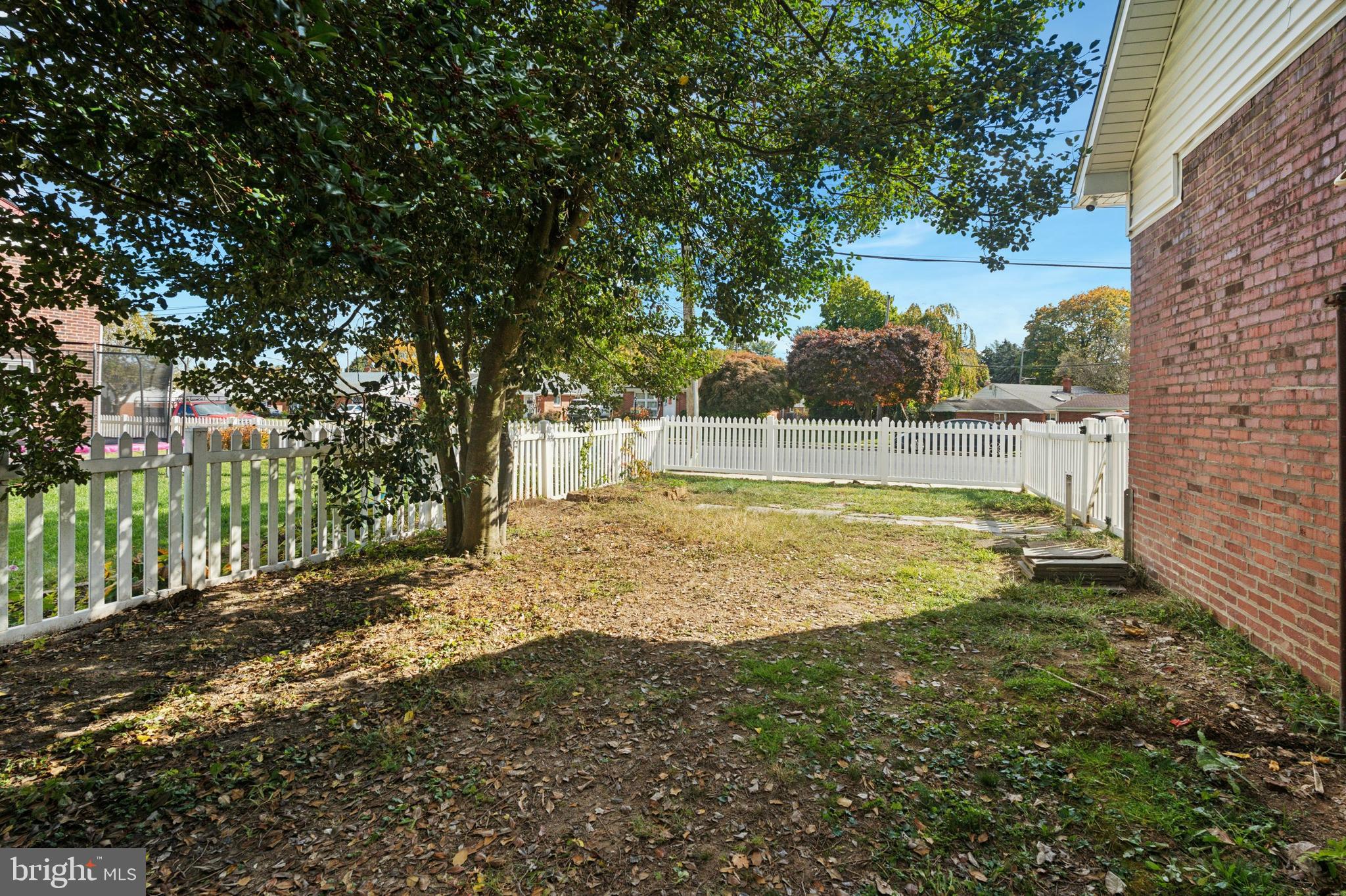 ROXBOROUGH - Residential