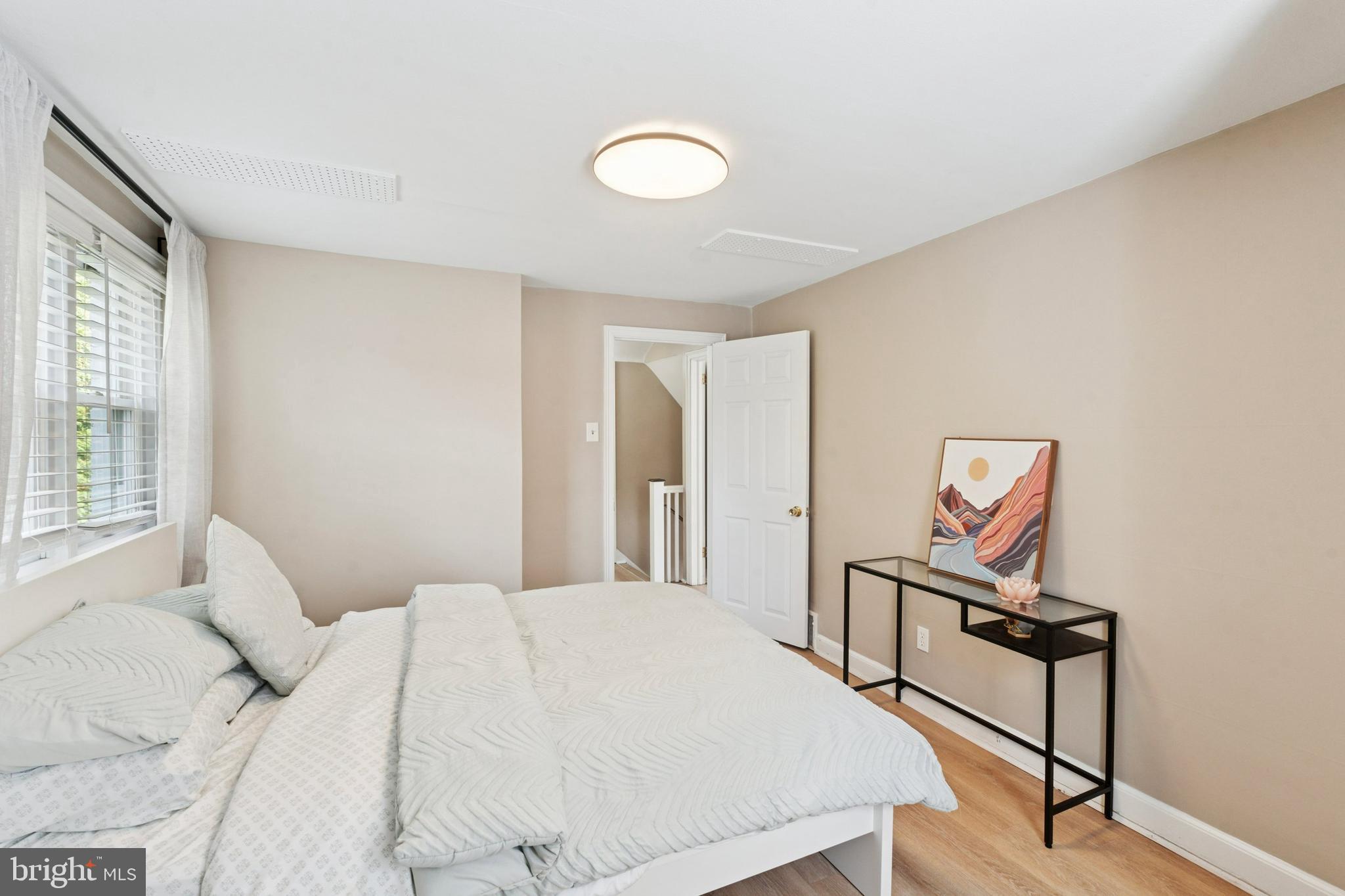 ROXBOROUGH - Residential