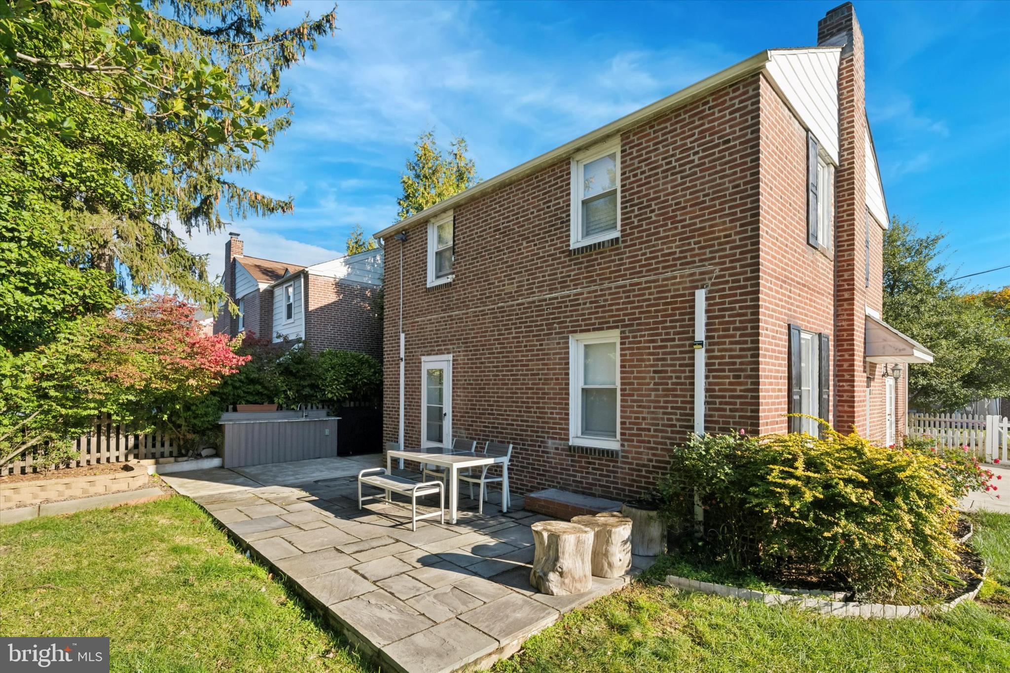 ROXBOROUGH - Residential