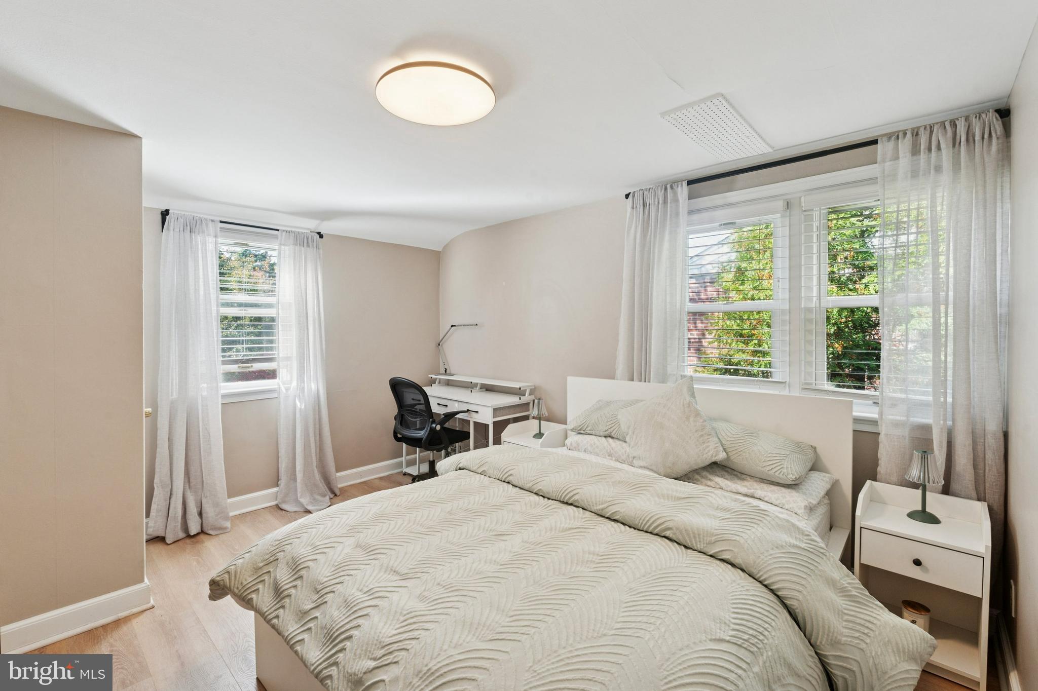 ROXBOROUGH - Residential