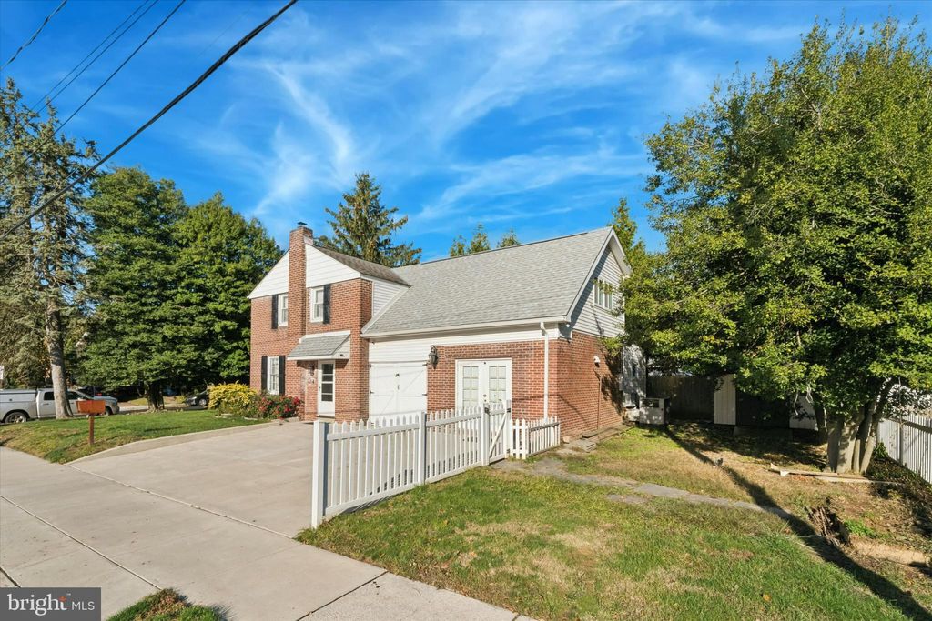 Photo of 614 Wises Mill Road, PHILADELPHIA, PA 19128 (MLS # PAPH2549502)
