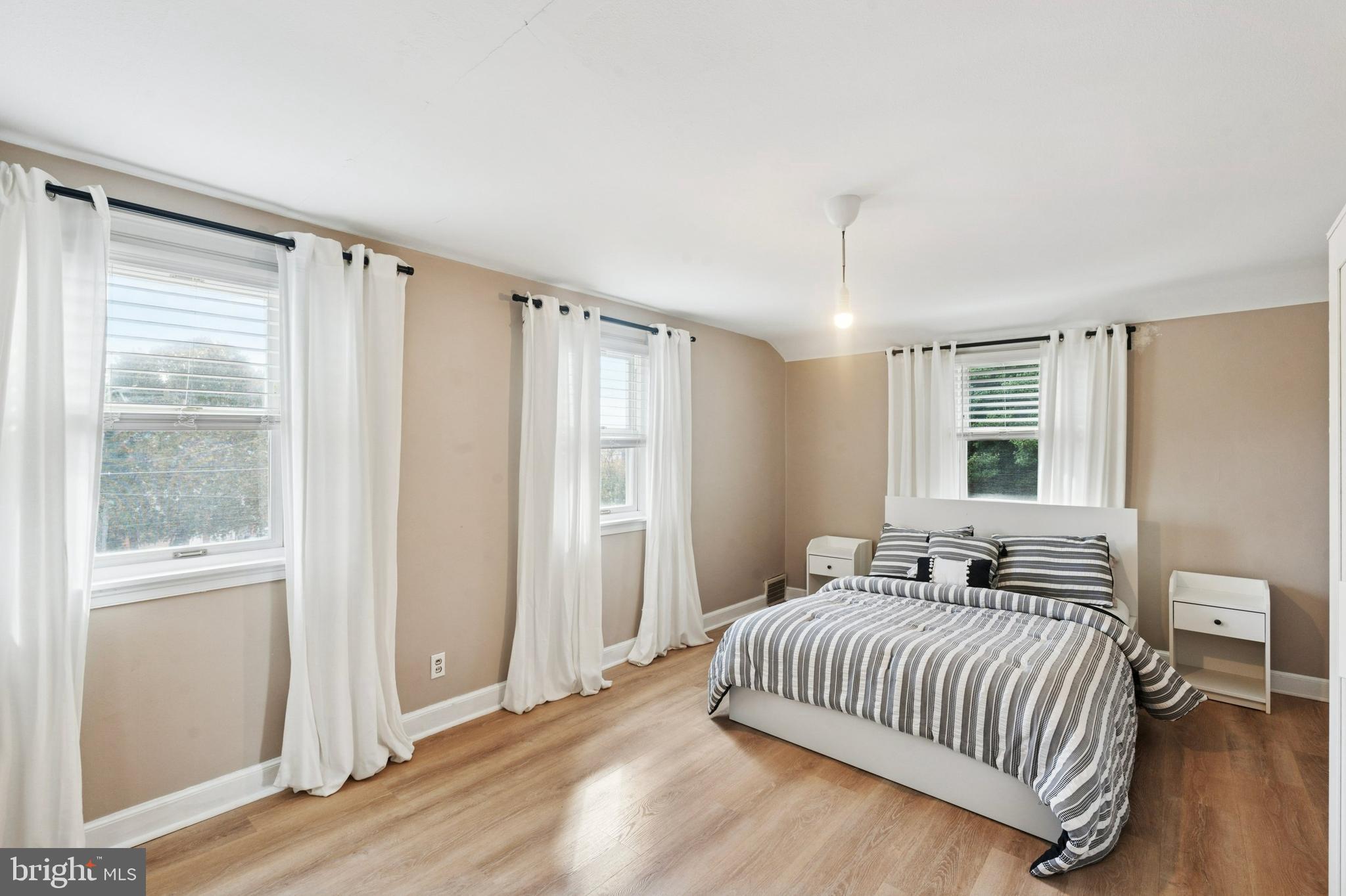 ROXBOROUGH - Residential