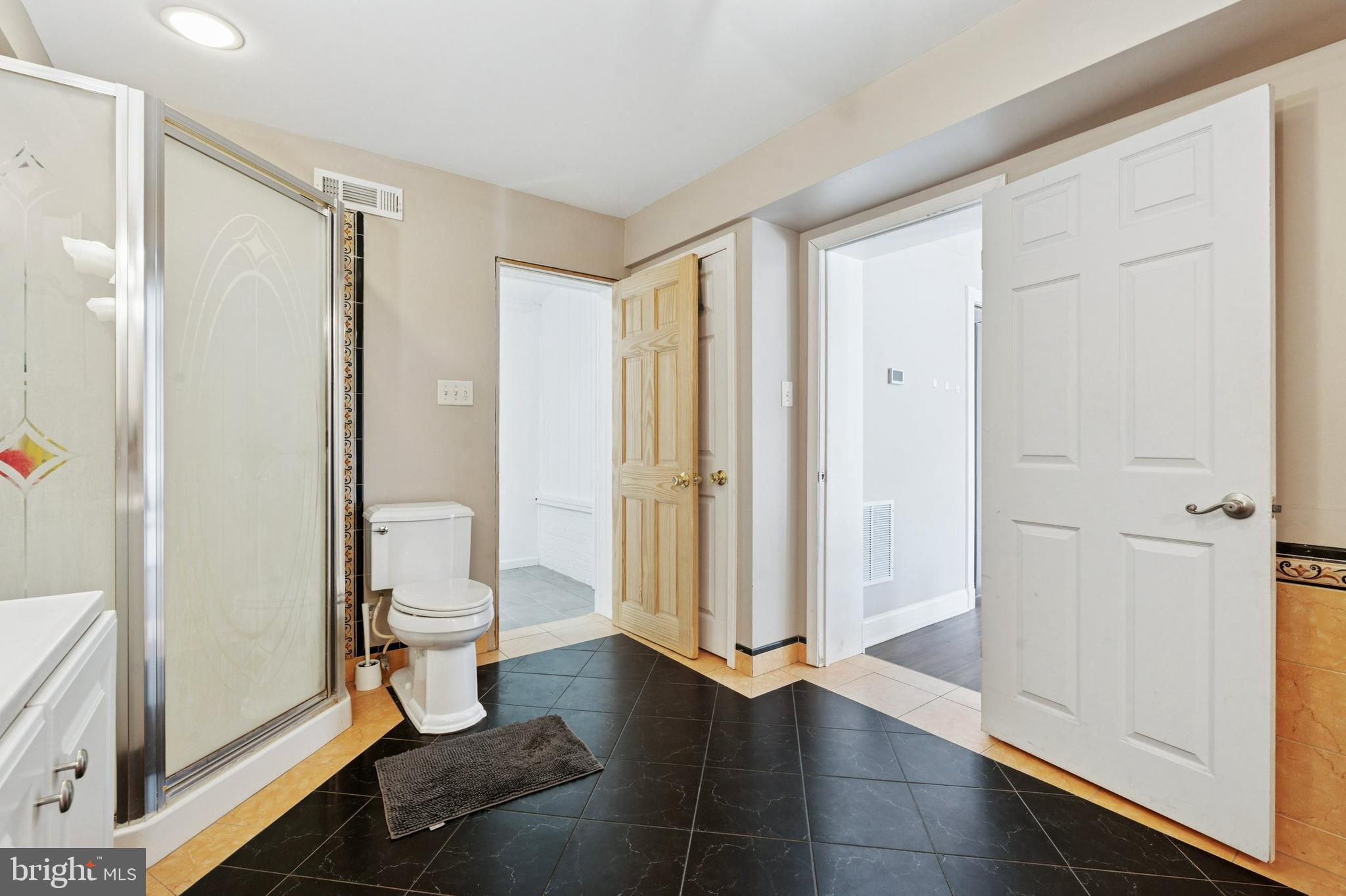 ROXBOROUGH - Residential