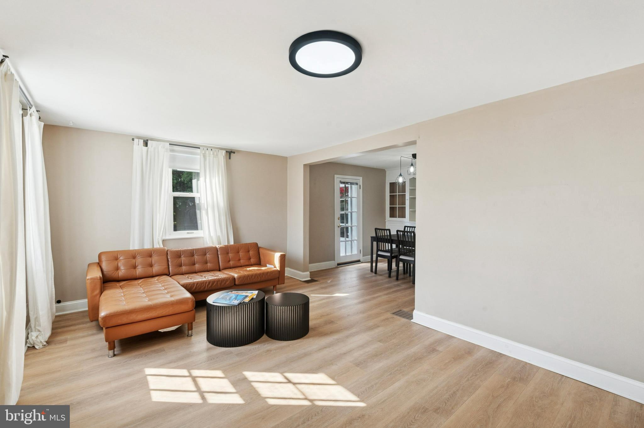 ROXBOROUGH - Residential