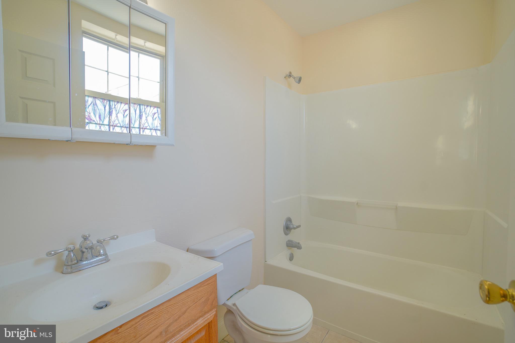 FAIRMOUNT - Residential Lease