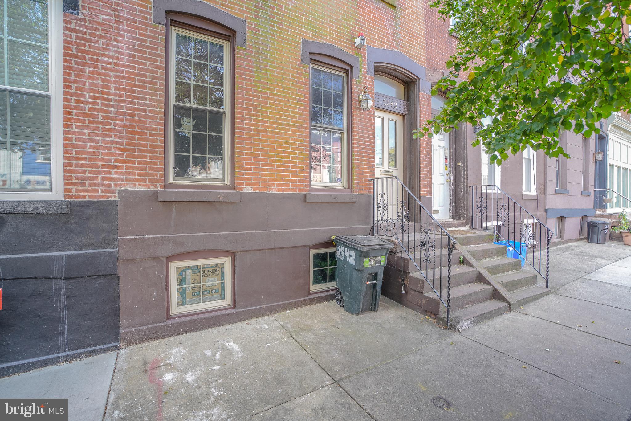 FAIRMOUNT - Residential Lease