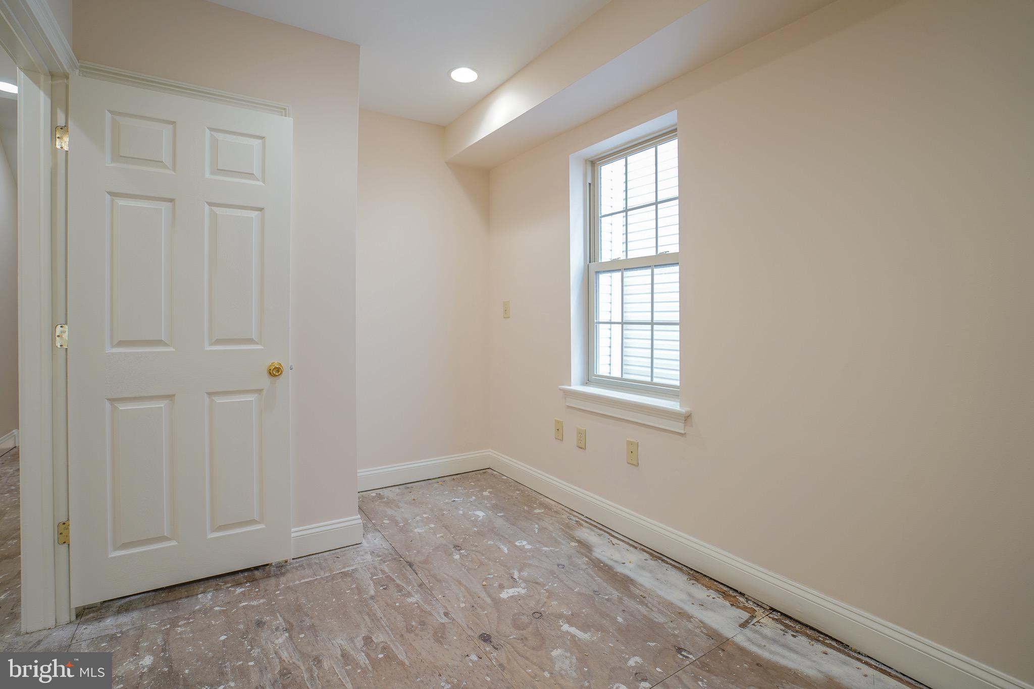 FAIRMOUNT - Residential Lease