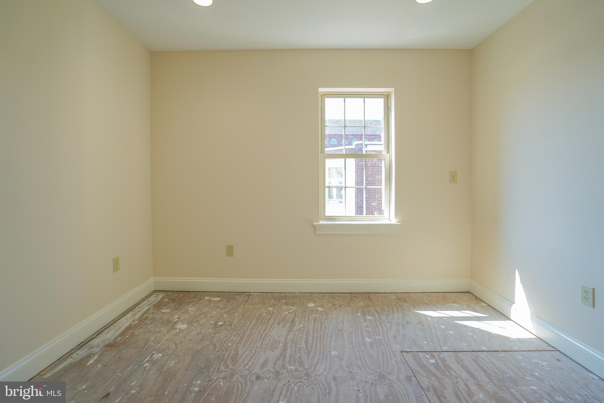 FAIRMOUNT - Residential Lease