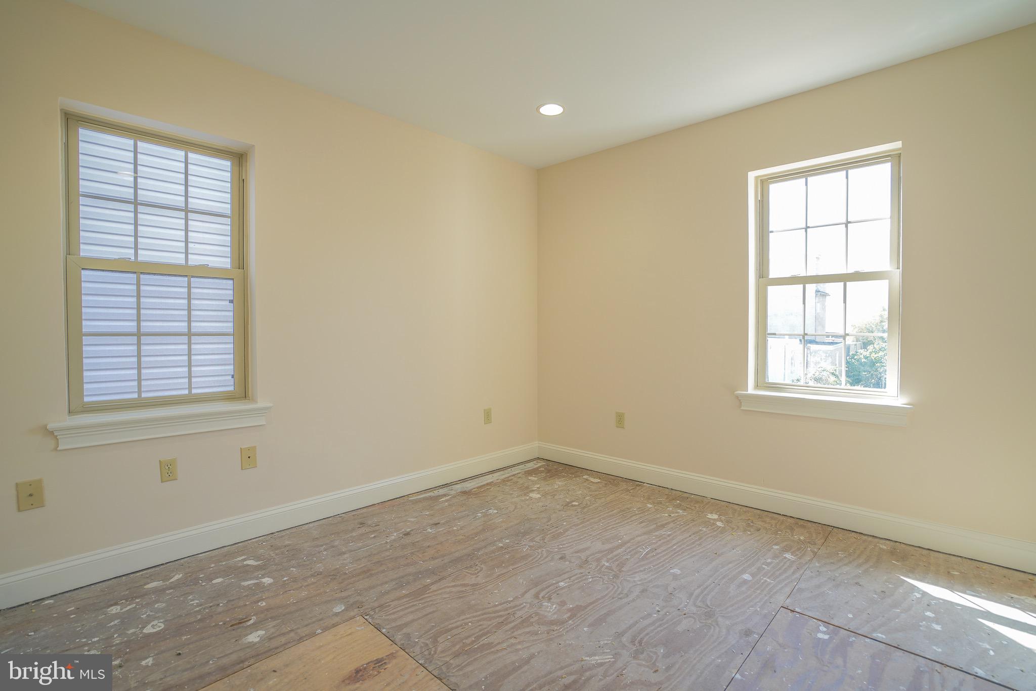 FAIRMOUNT - Residential Lease