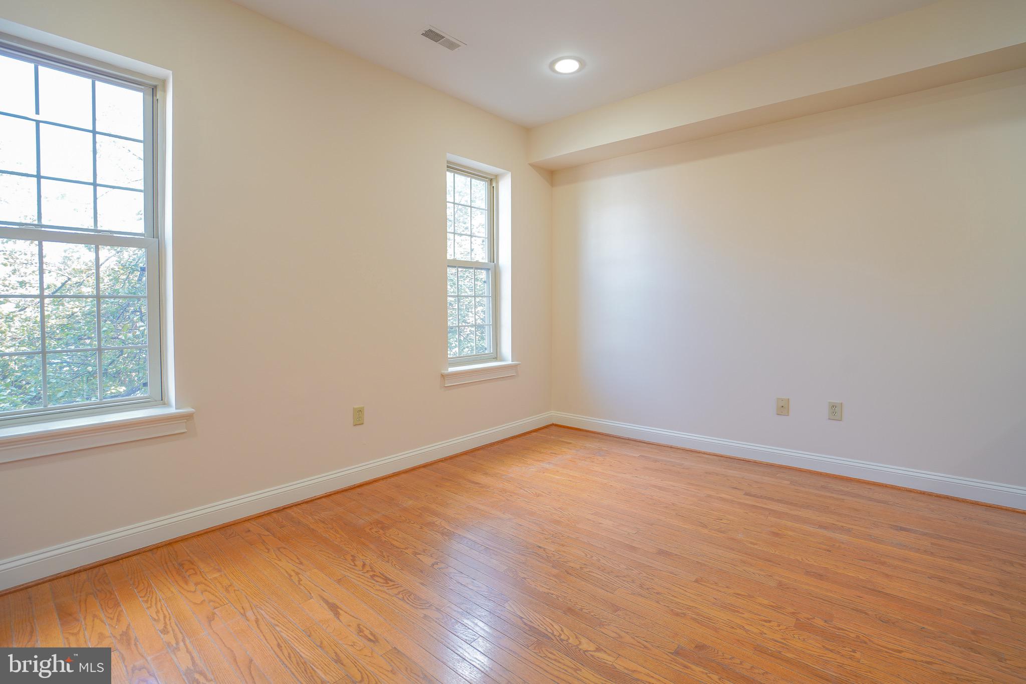 FAIRMOUNT - Residential Lease