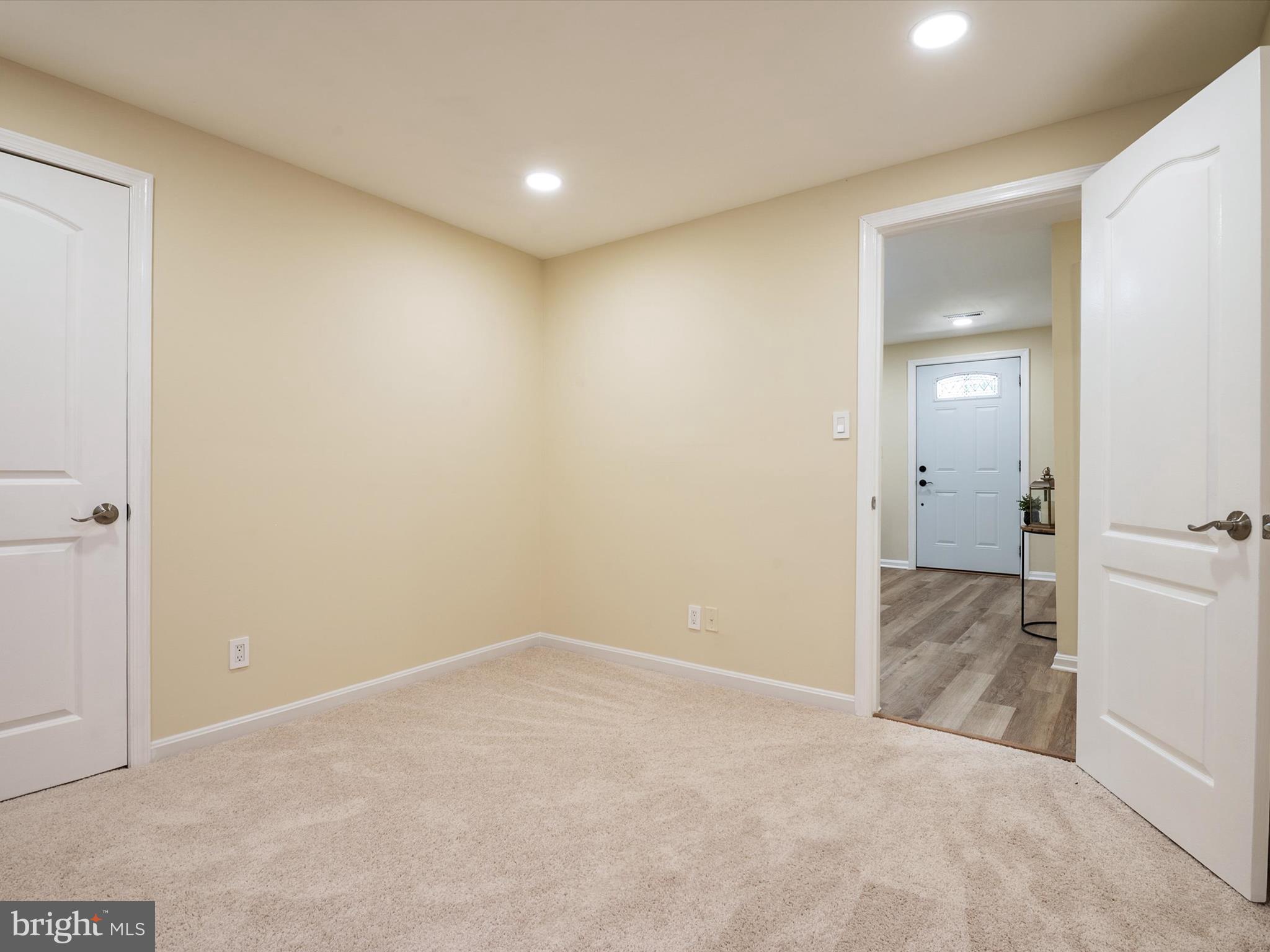 HUNTERS HARBOR - Residential