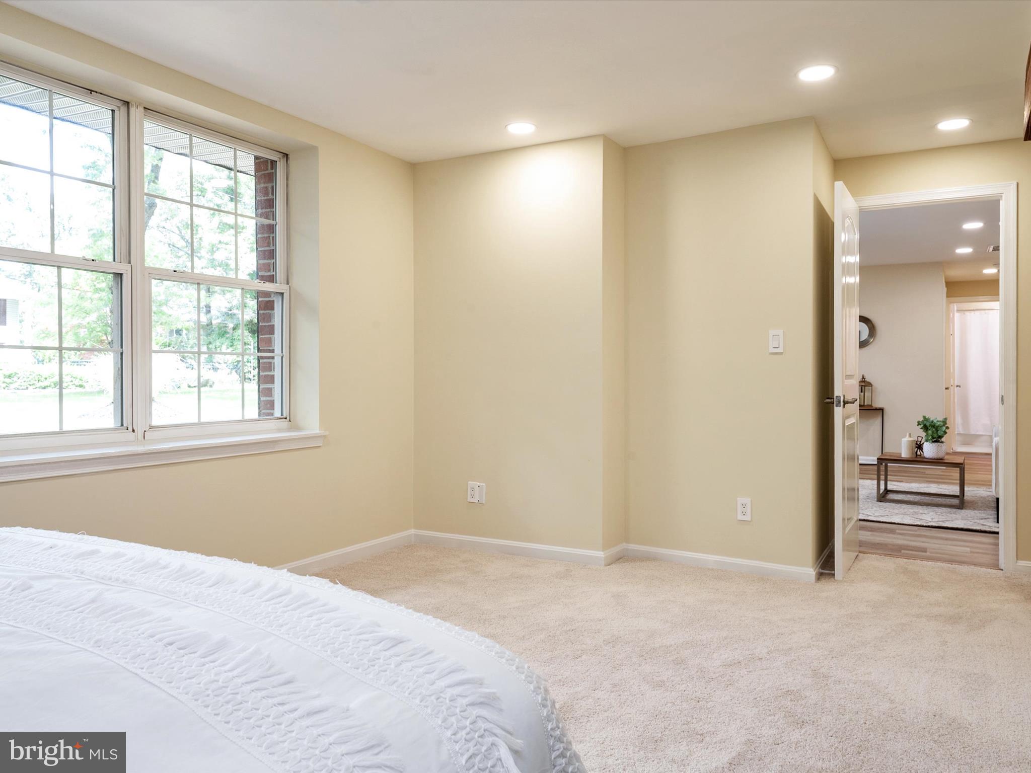 HUNTERS HARBOR - Residential