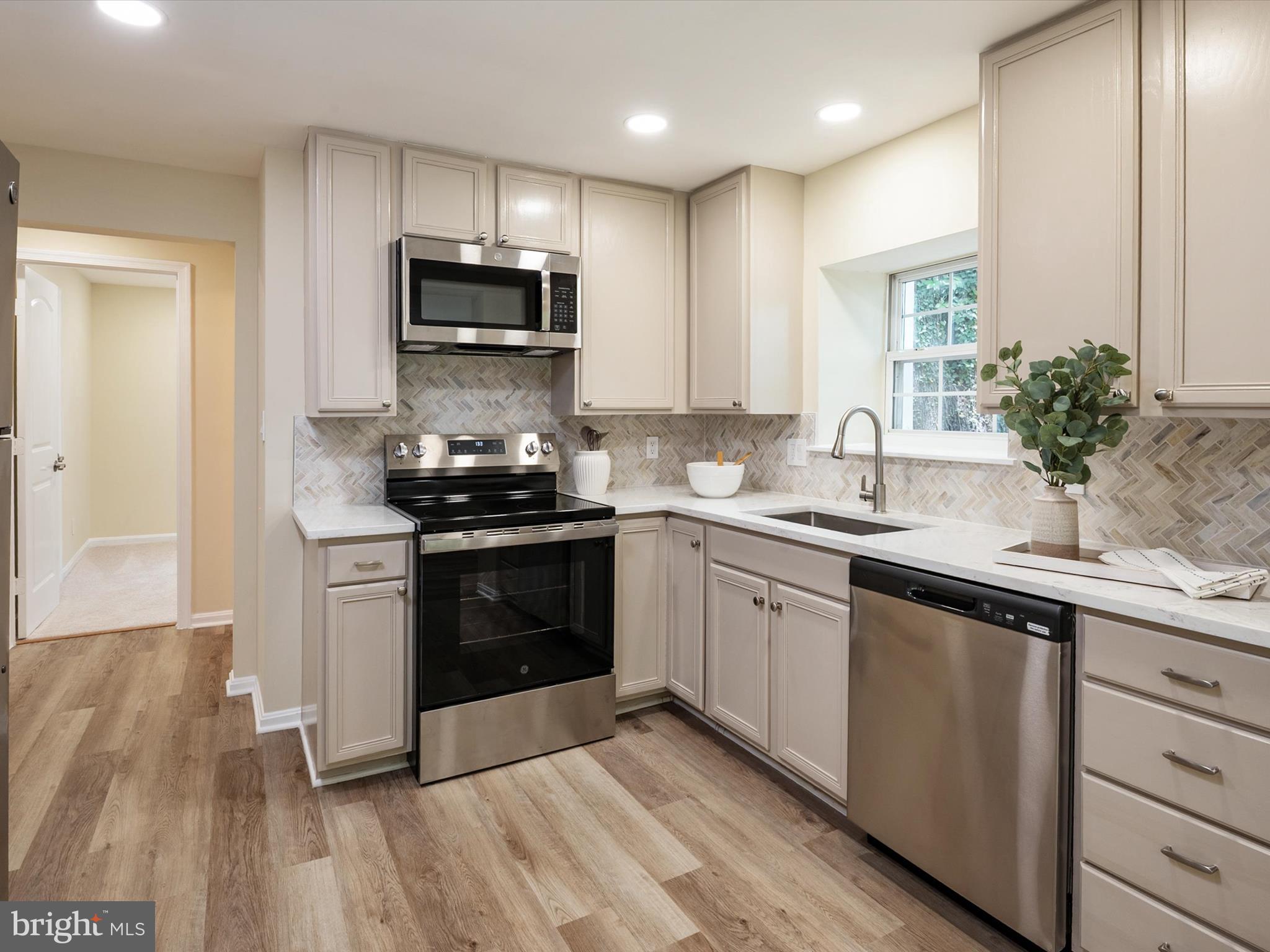 HUNTERS HARBOR - Residential