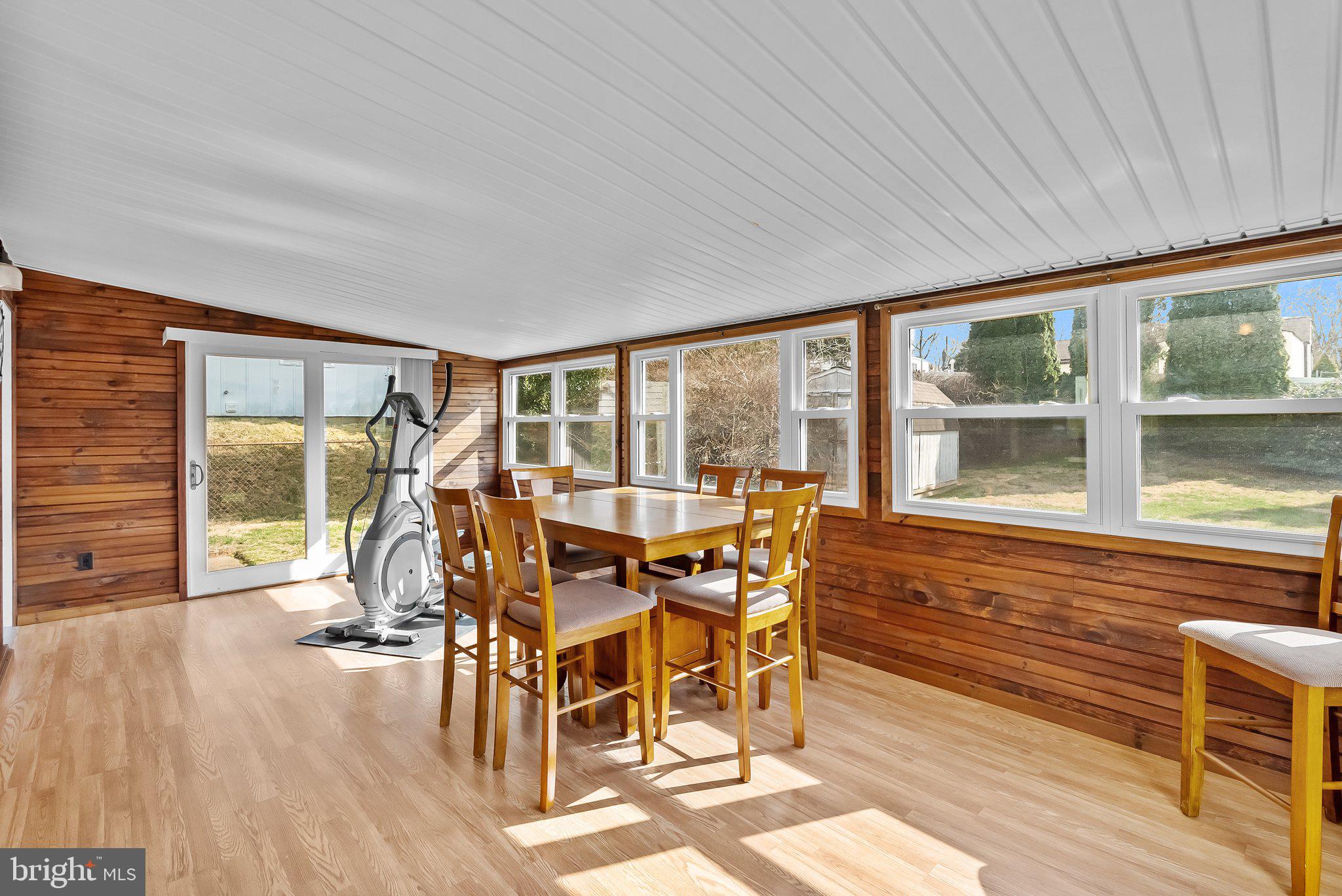 PINECREST - Residential