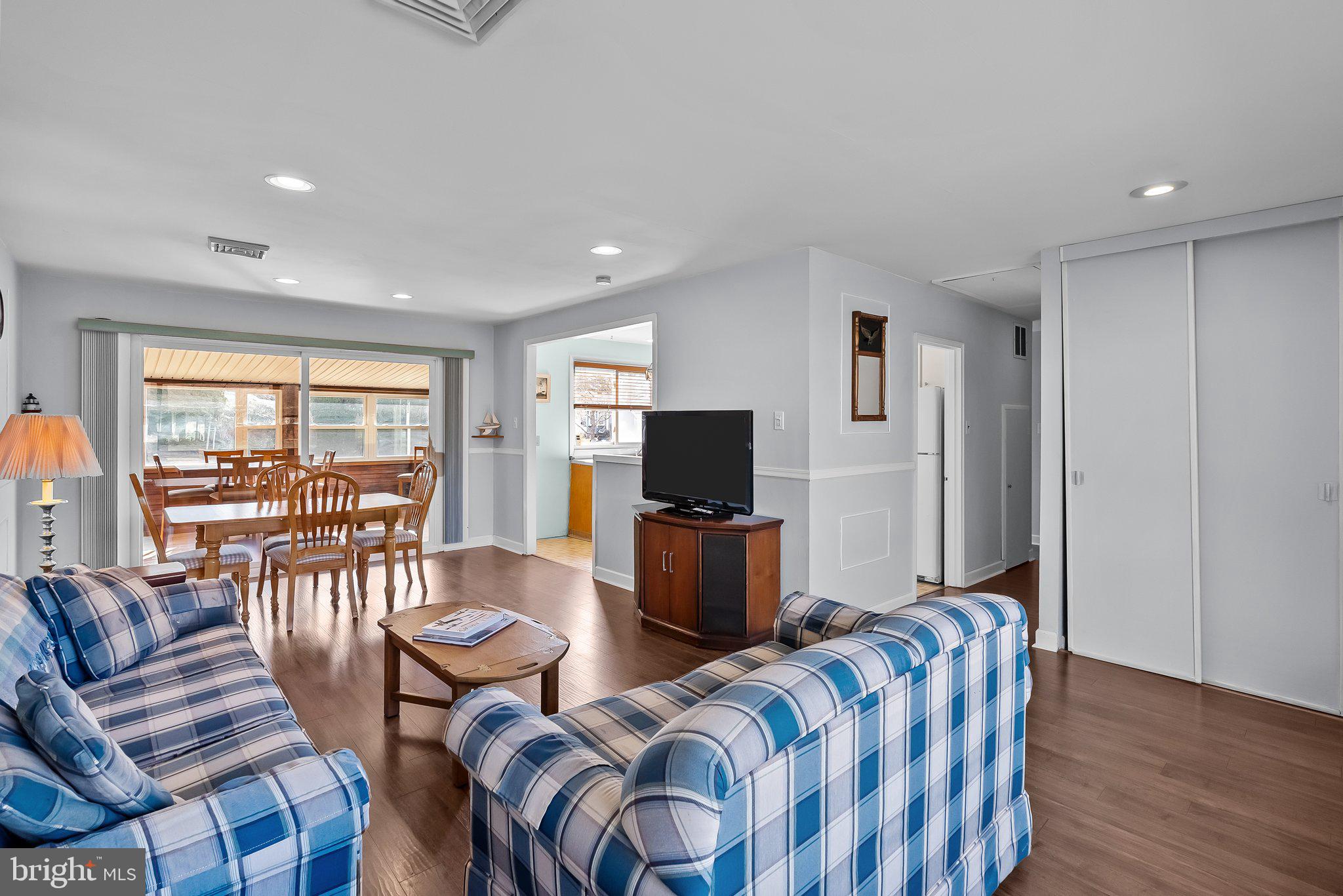 PINECREST - Residential