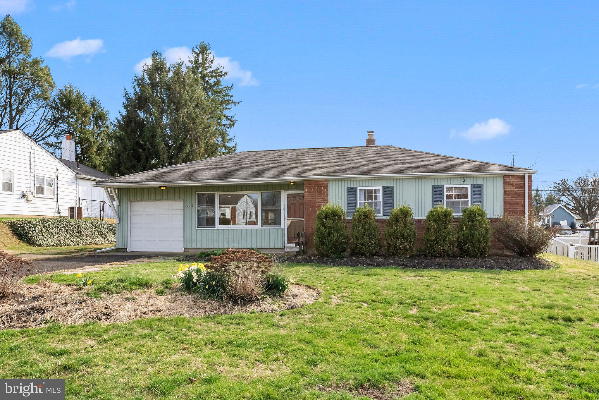 PINECREST - Residential