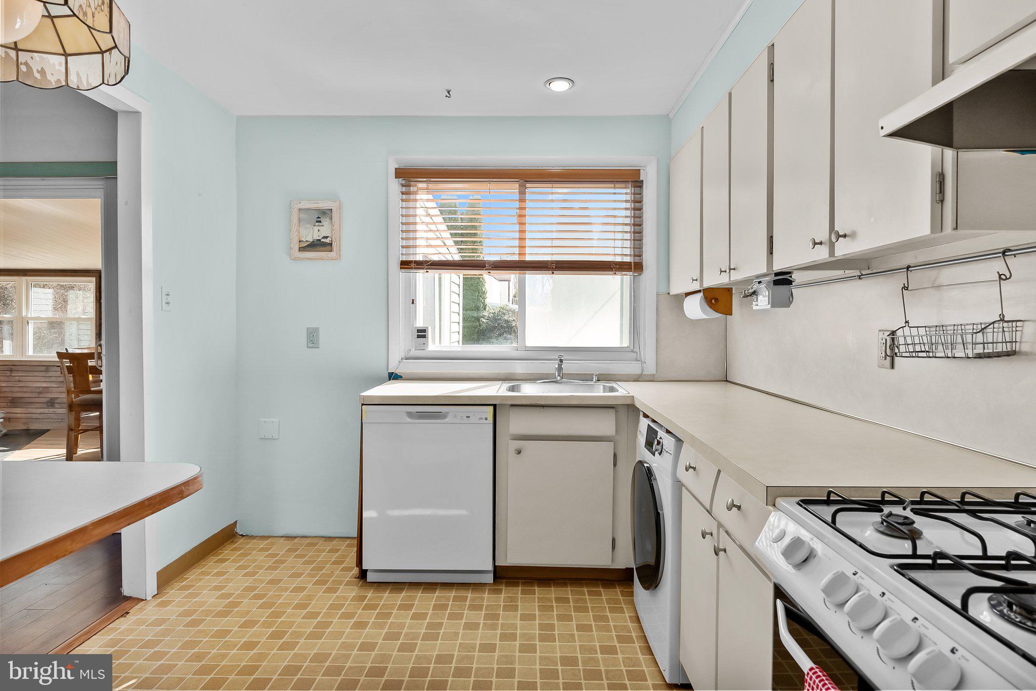 PINECREST - Residential