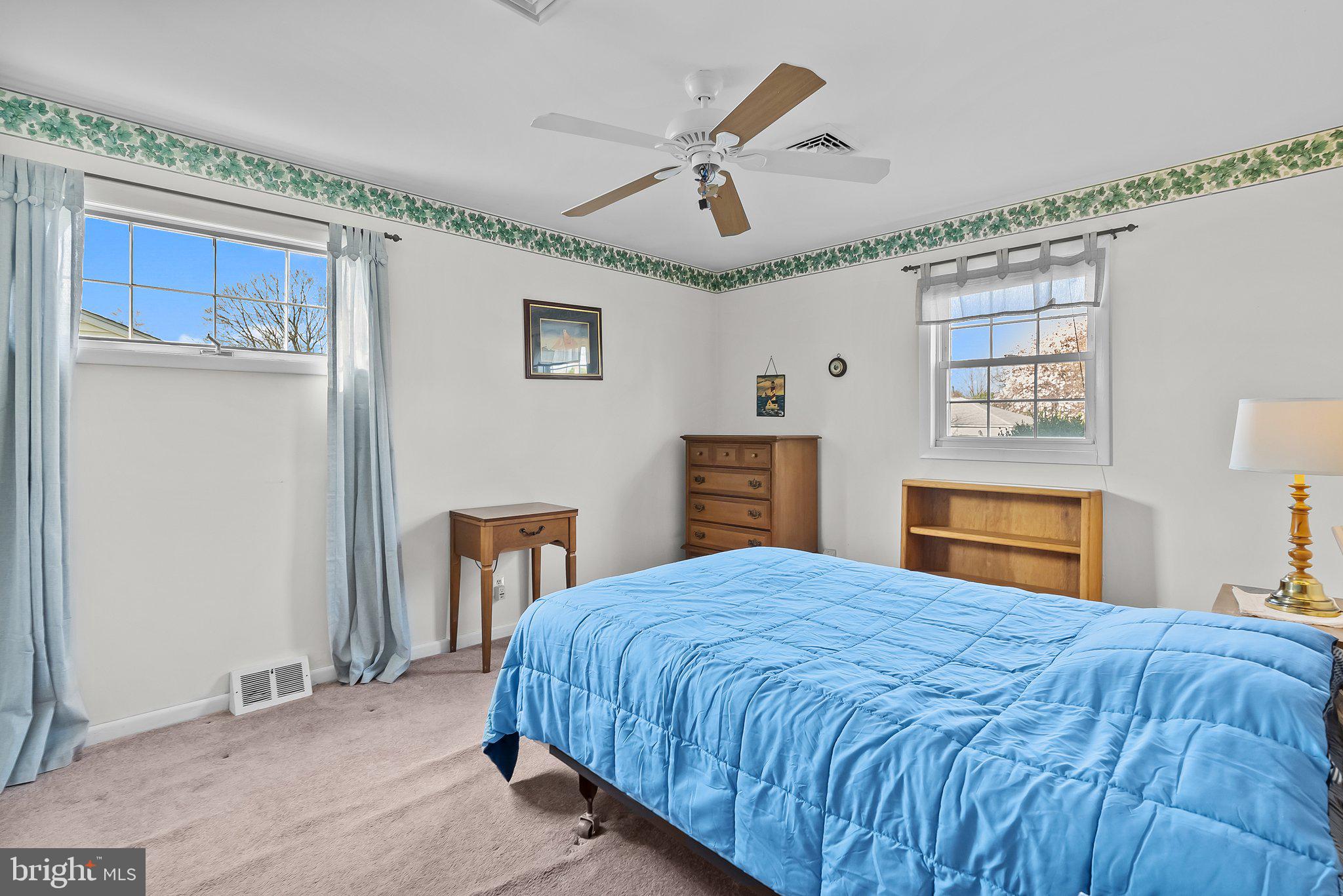 PINECREST - Residential