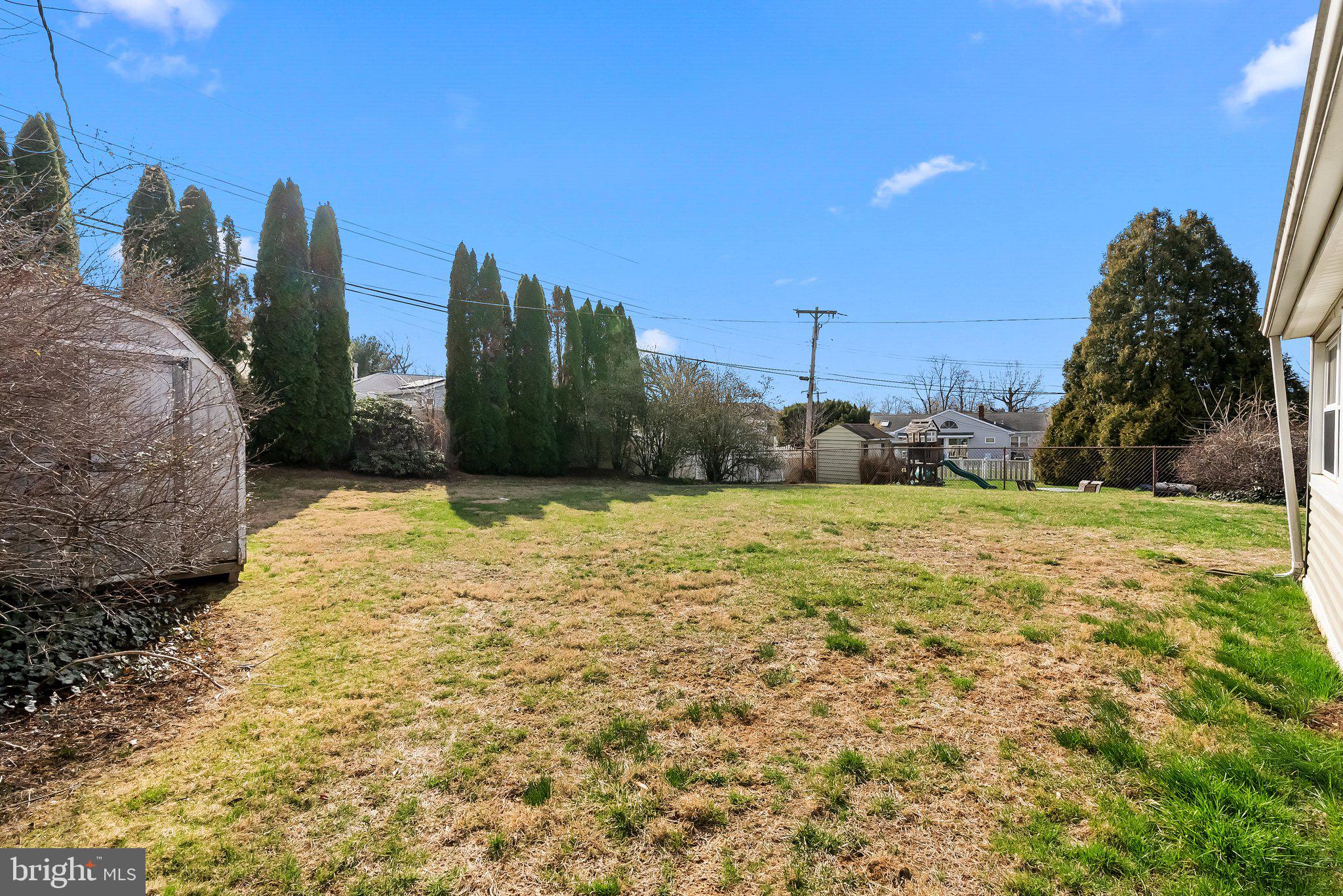 PINECREST - Residential